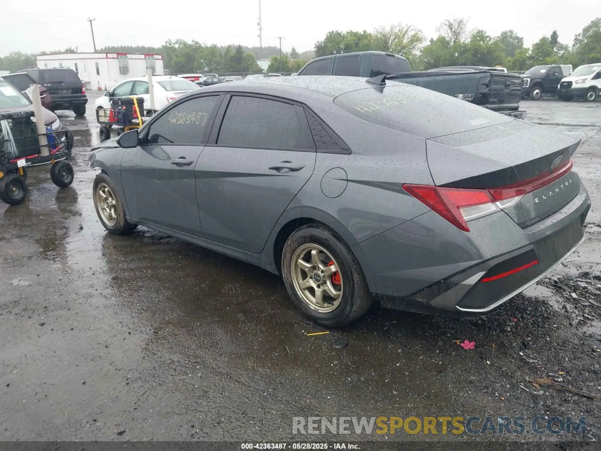 3 Photograph of a damaged car KMHLL4DG0SU945976 HYUNDAI ELANTRA 2025
