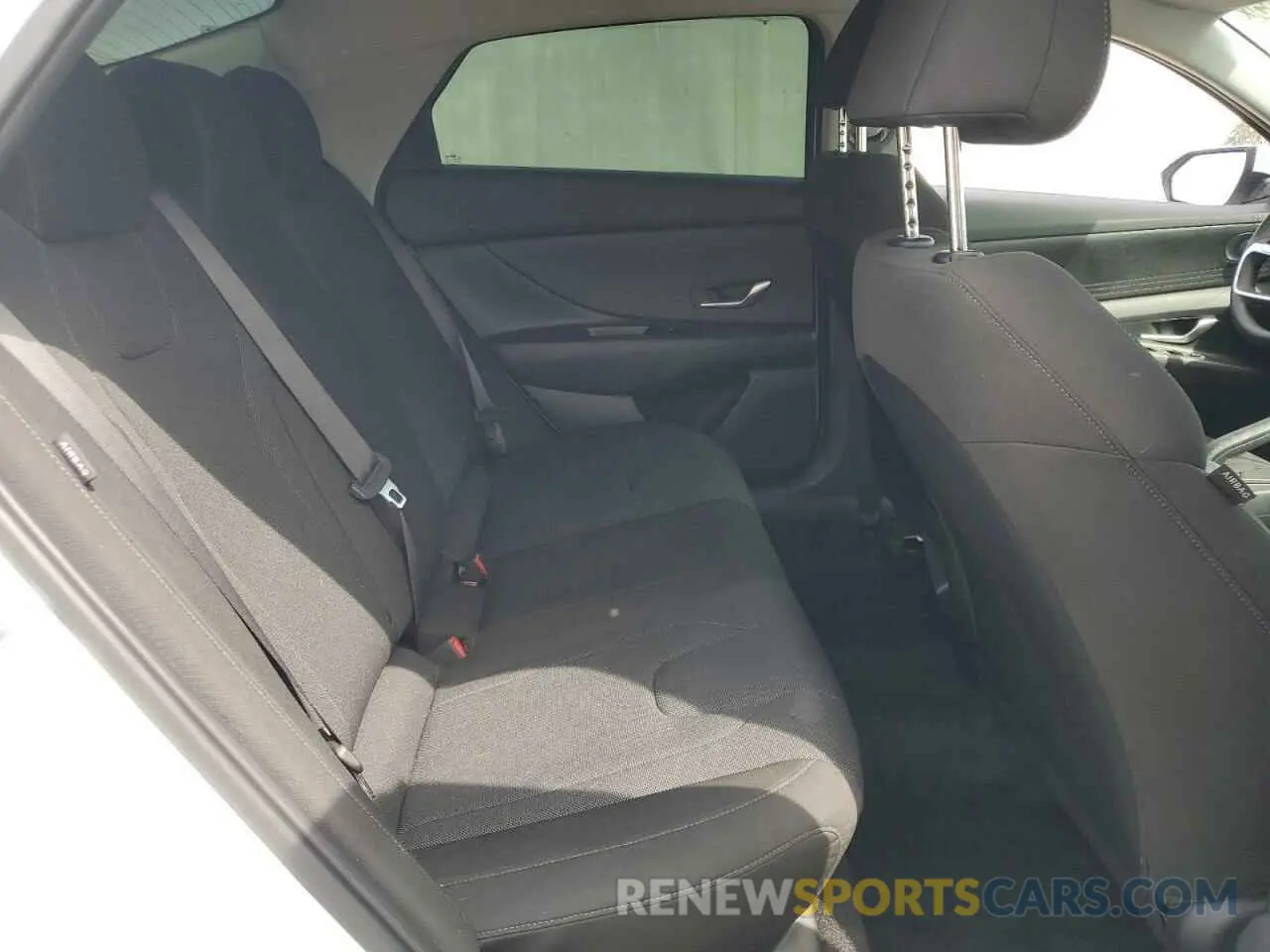 10 Photograph of a damaged car KMHLL4DG0SU949686 HYUNDAI ELANTRA 2025