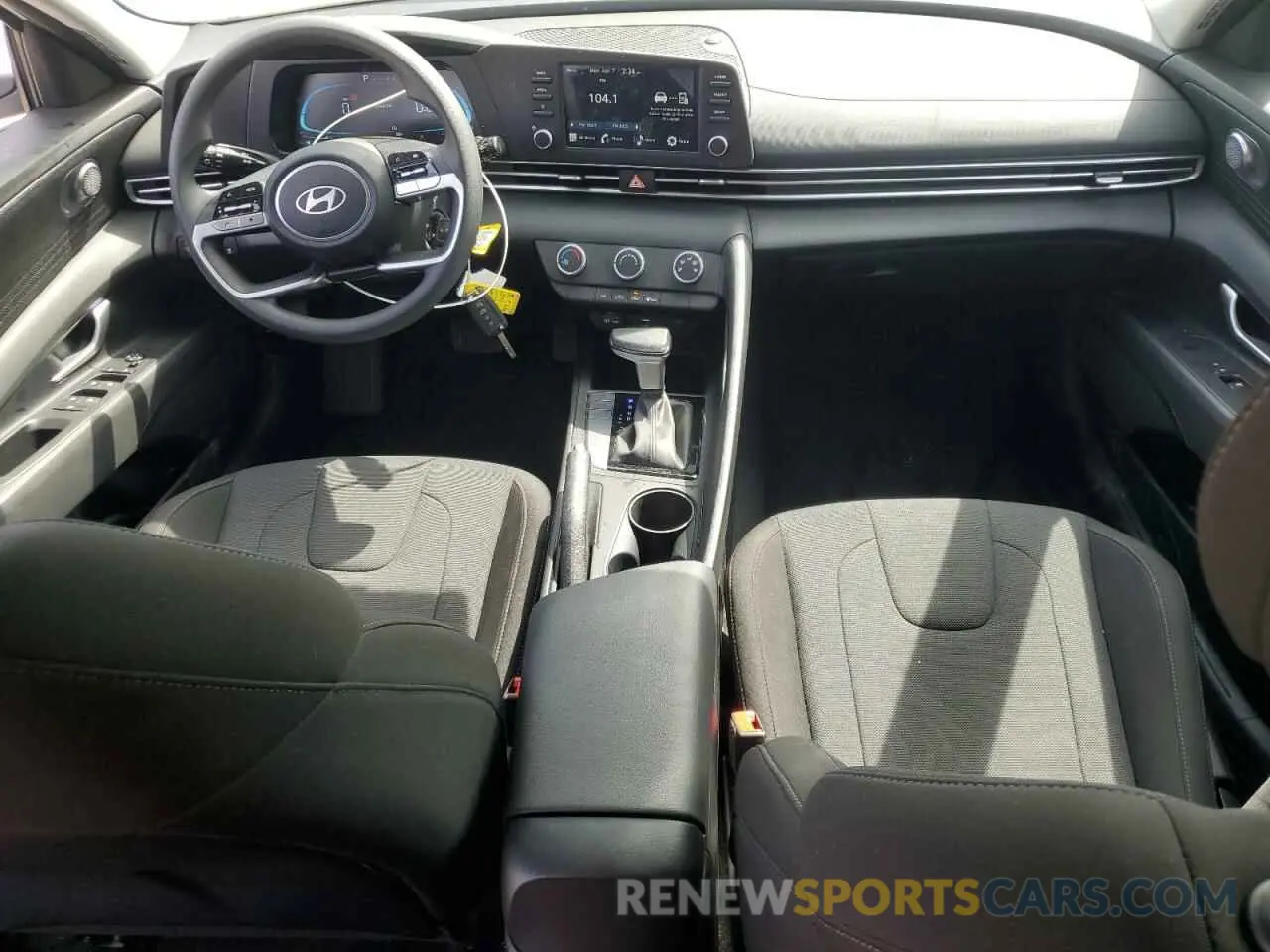 8 Photograph of a damaged car KMHLL4DG0SU949686 HYUNDAI ELANTRA 2025