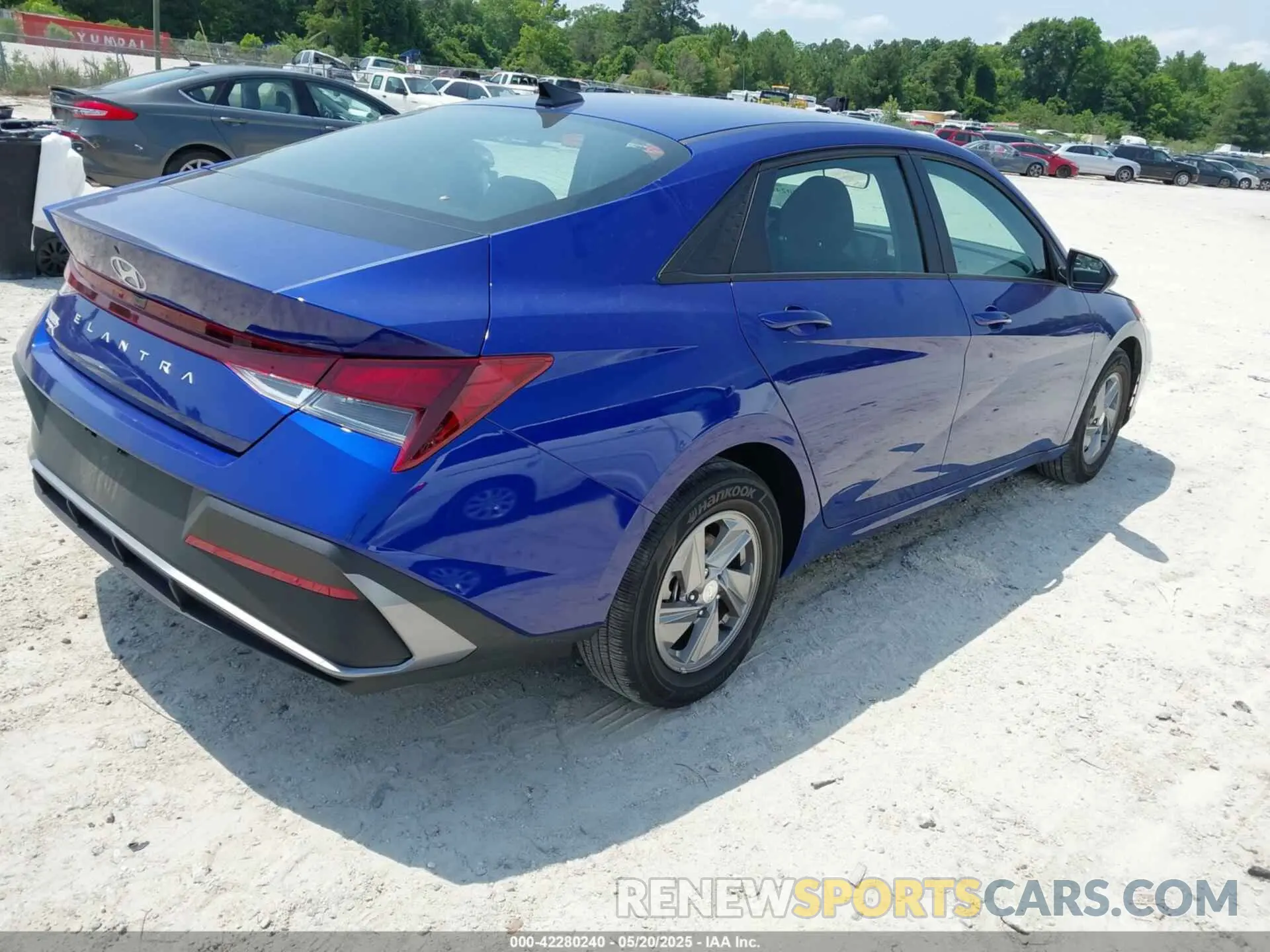 4 Photograph of a damaged car KMHLL4DG1SU896464 HYUNDAI ELANTRA 2025