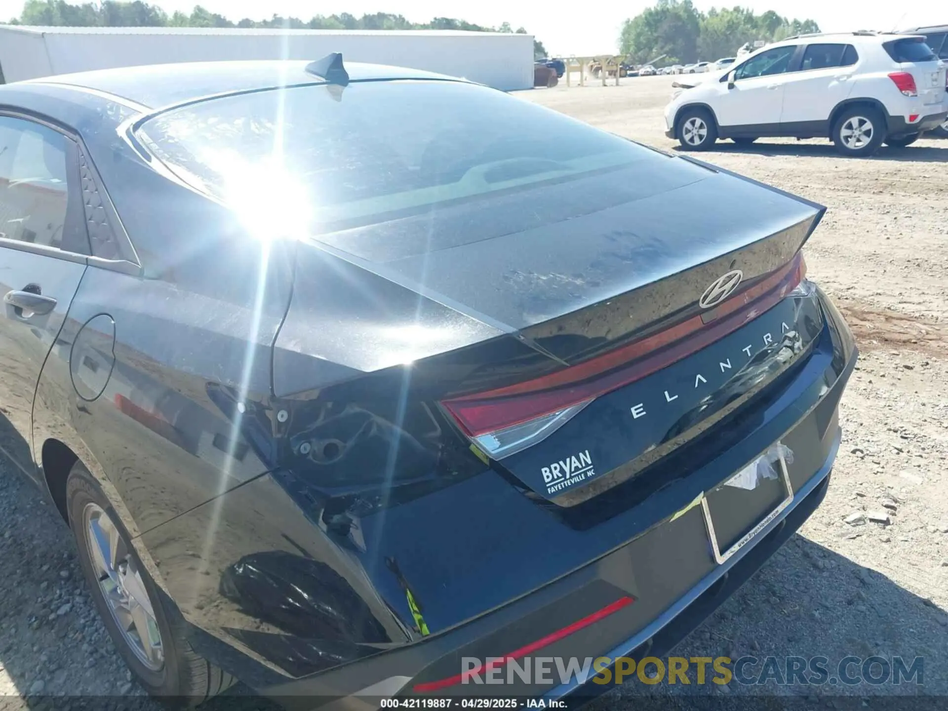20 Photograph of a damaged car KMHLL4DG2SU860153 HYUNDAI ELANTRA 2025