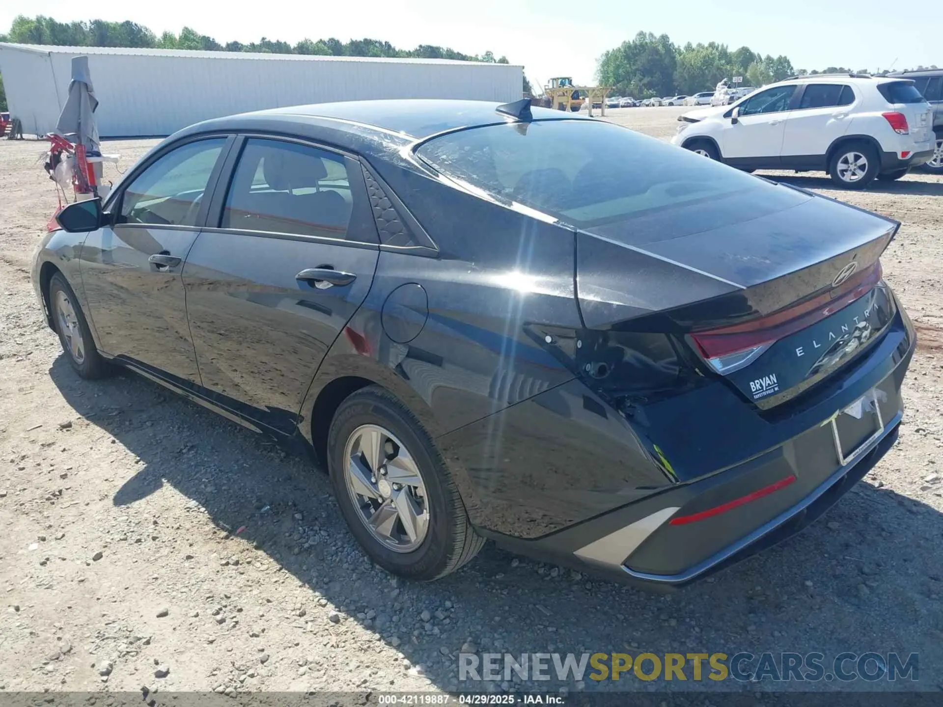 3 Photograph of a damaged car KMHLL4DG2SU860153 HYUNDAI ELANTRA 2025