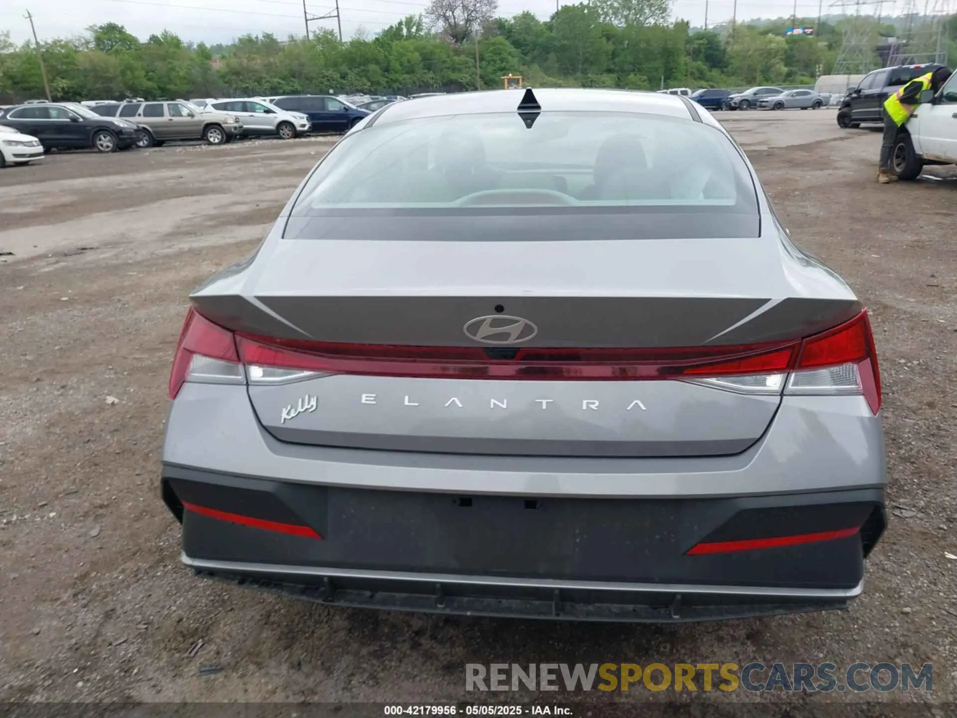 17 Photograph of a damaged car KMHLL4DG2SU938379 HYUNDAI ELANTRA 2025