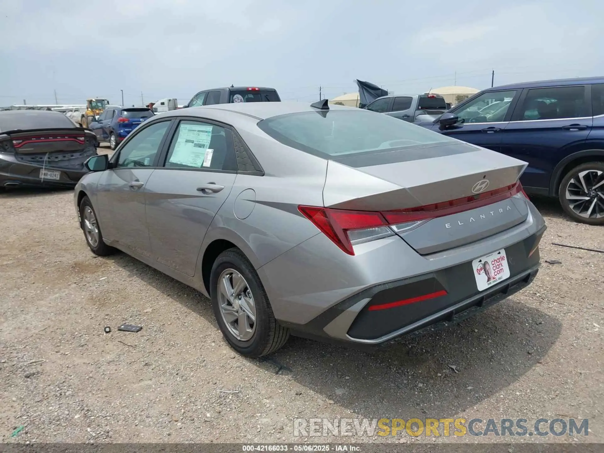 3 Photograph of a damaged car KMHLL4DG2SU948636 HYUNDAI ELANTRA 2025