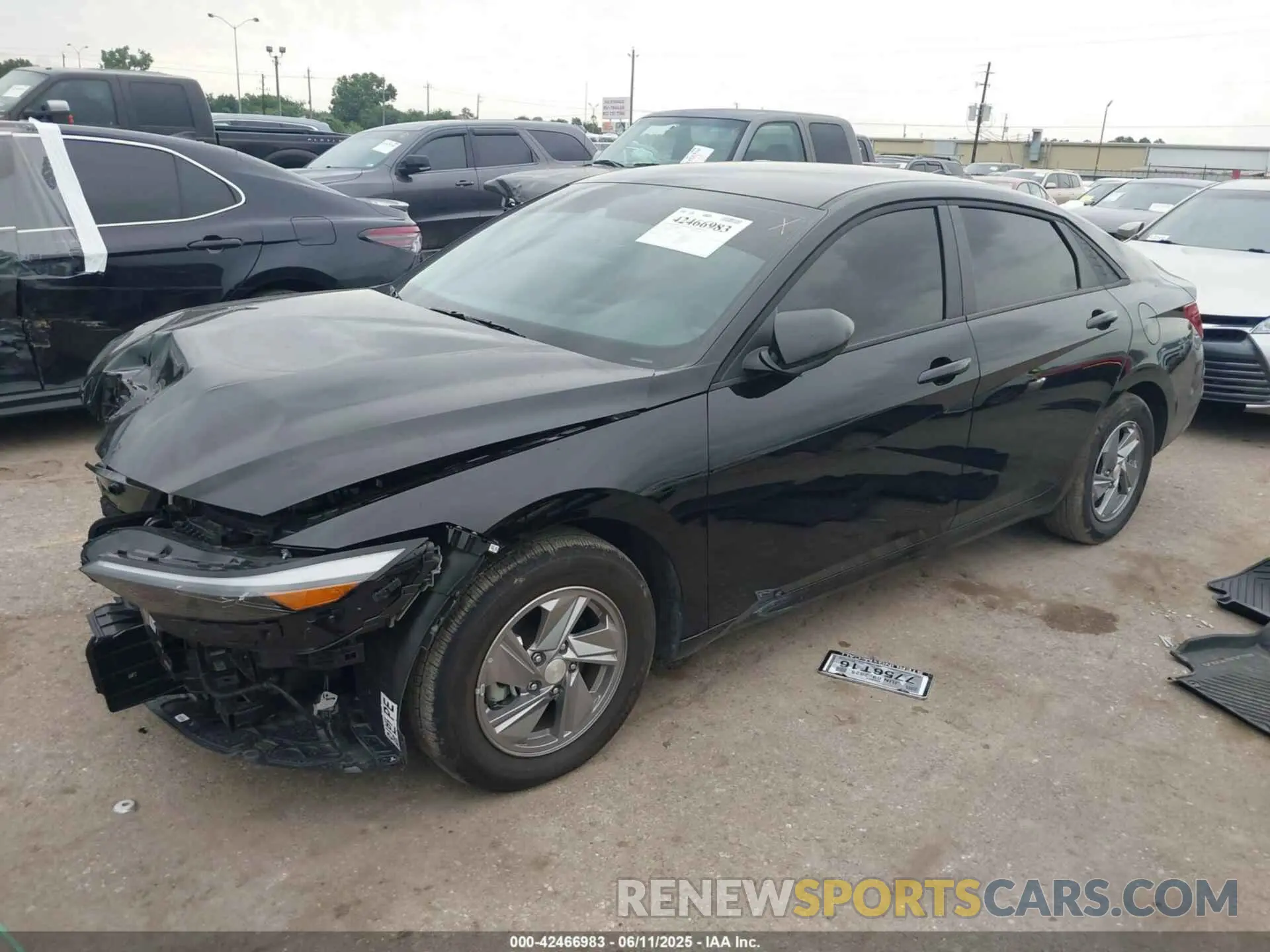 2 Photograph of a damaged car KMHLL4DG2SU971169 HYUNDAI ELANTRA 2025