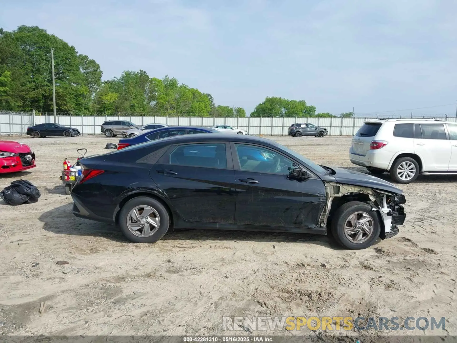 14 Photograph of a damaged car KMHLL4DG3SU887202 HYUNDAI ELANTRA 2025