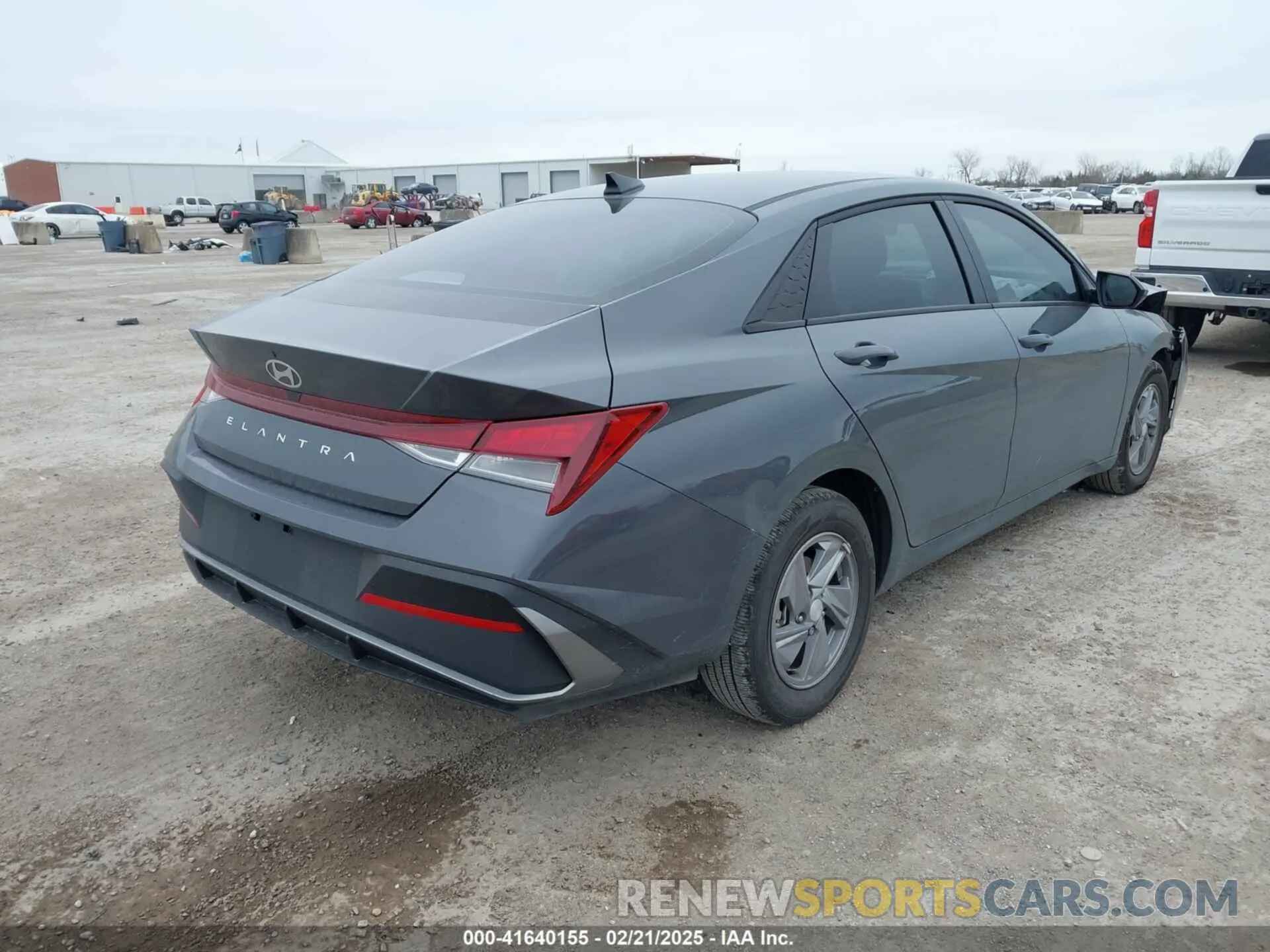 4 Photograph of a damaged car KMHLL4DG3SU918111 HYUNDAI ELANTRA 2025