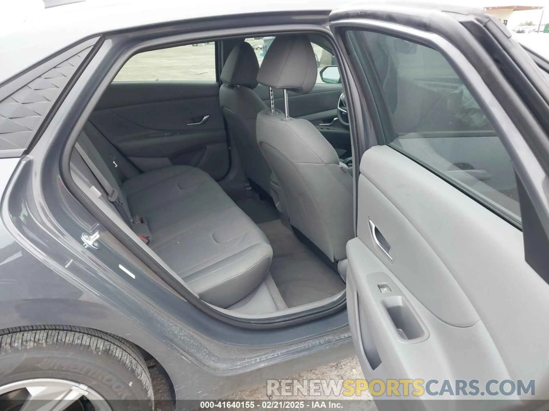 8 Photograph of a damaged car KMHLL4DG3SU918111 HYUNDAI ELANTRA 2025