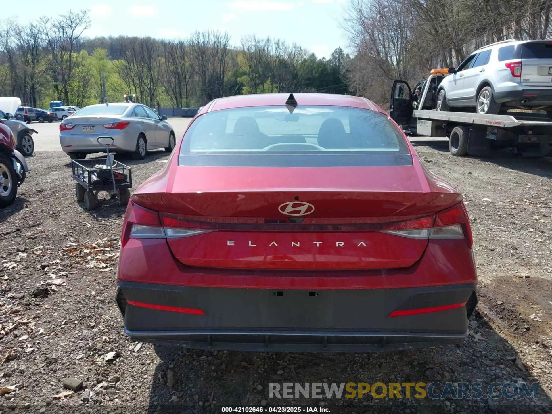17 Photograph of a damaged car KMHLL4DG4SU856802 HYUNDAI ELANTRA 2025