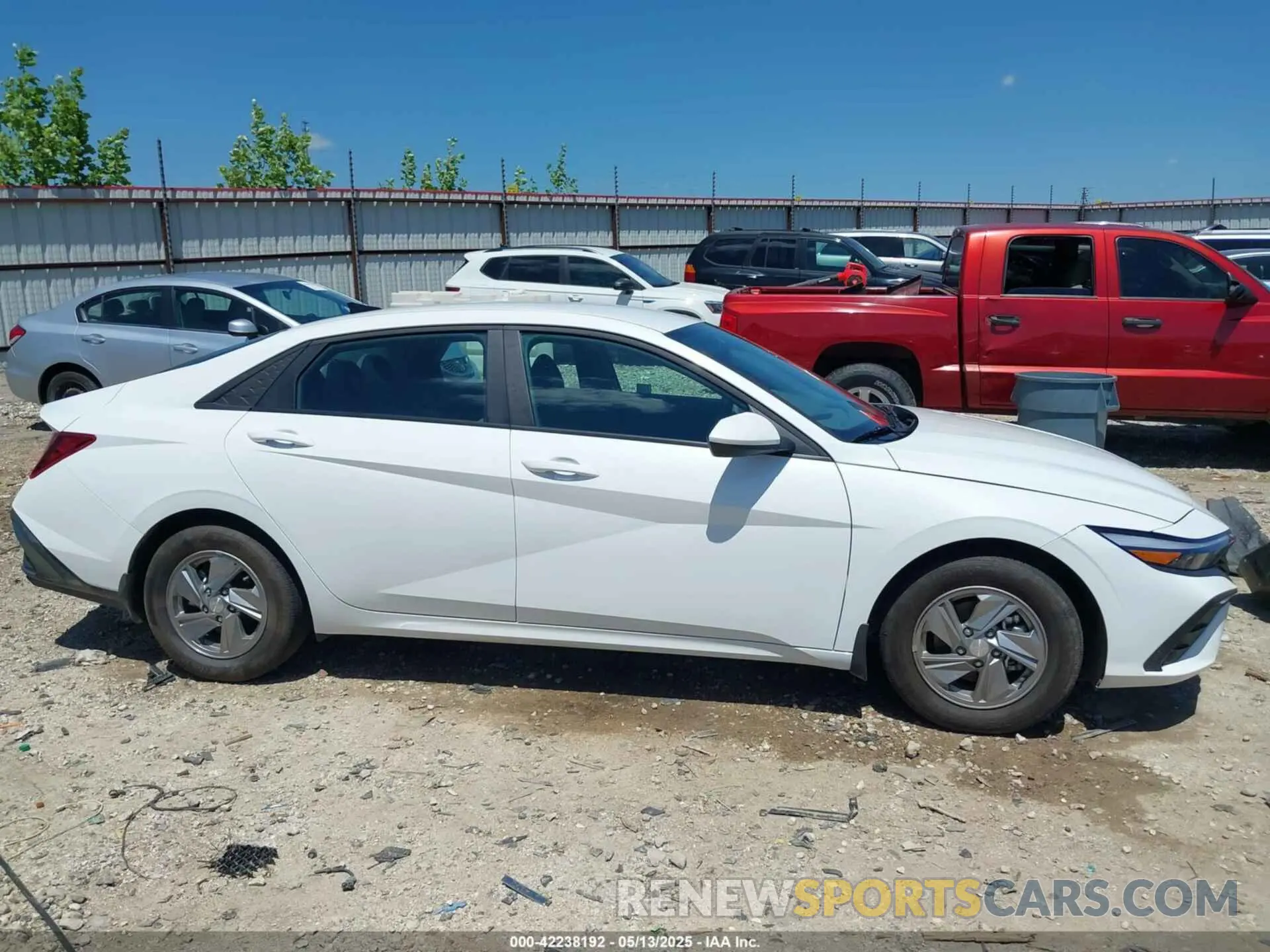 13 Photograph of a damaged car KMHLL4DG4SU876113 HYUNDAI ELANTRA 2025