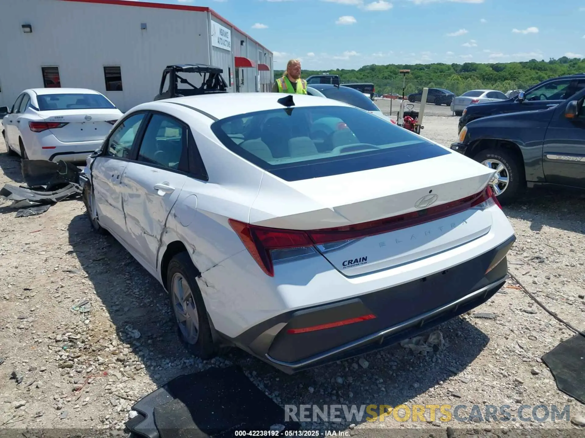 3 Photograph of a damaged car KMHLL4DG4SU876113 HYUNDAI ELANTRA 2025