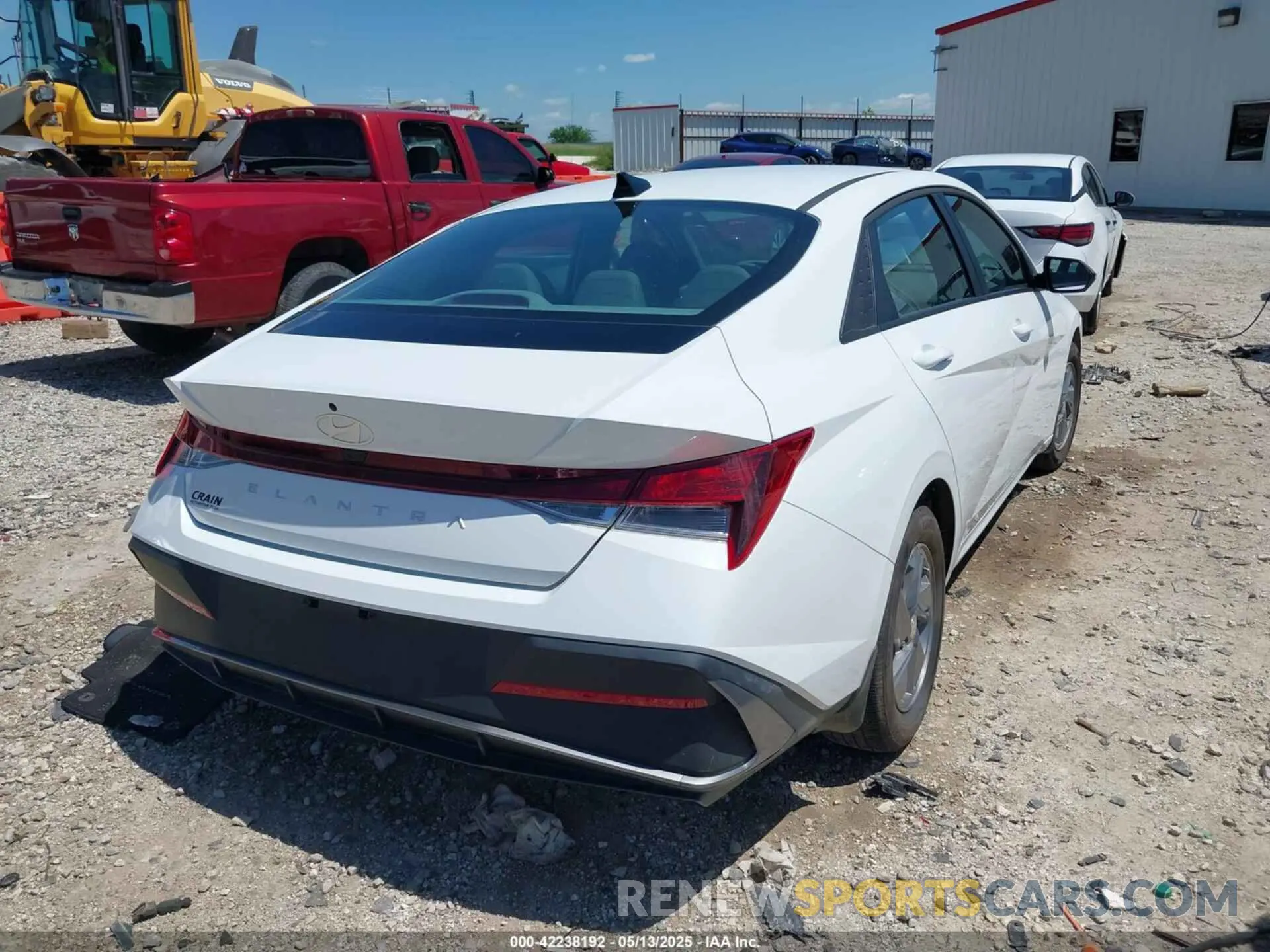 4 Photograph of a damaged car KMHLL4DG4SU876113 HYUNDAI ELANTRA 2025