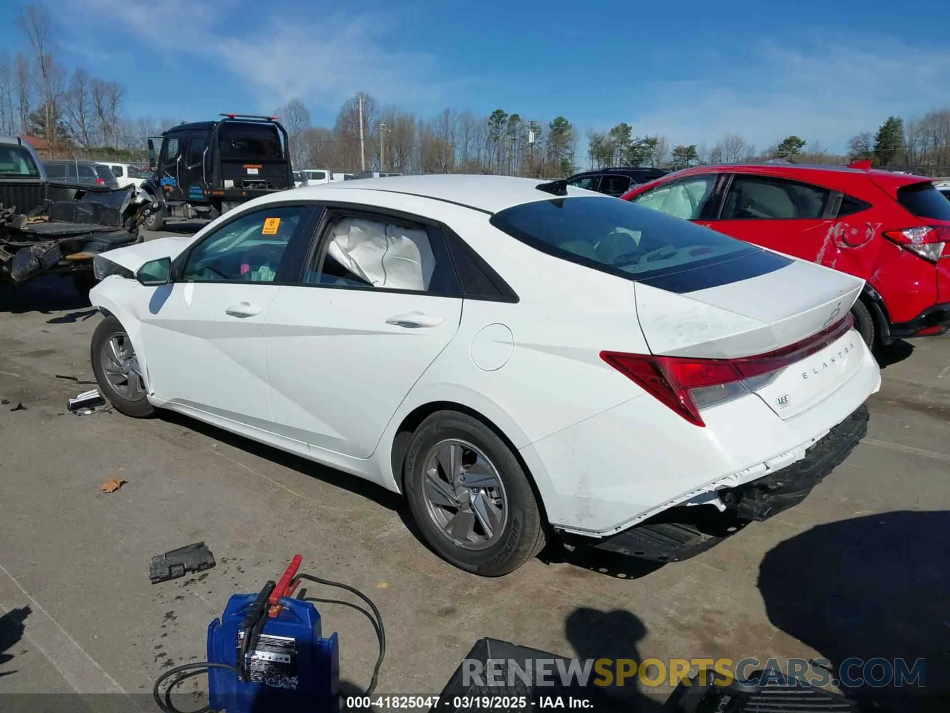 3 Photograph of a damaged car KMHLL4DG5SU907983 HYUNDAI ELANTRA 2025