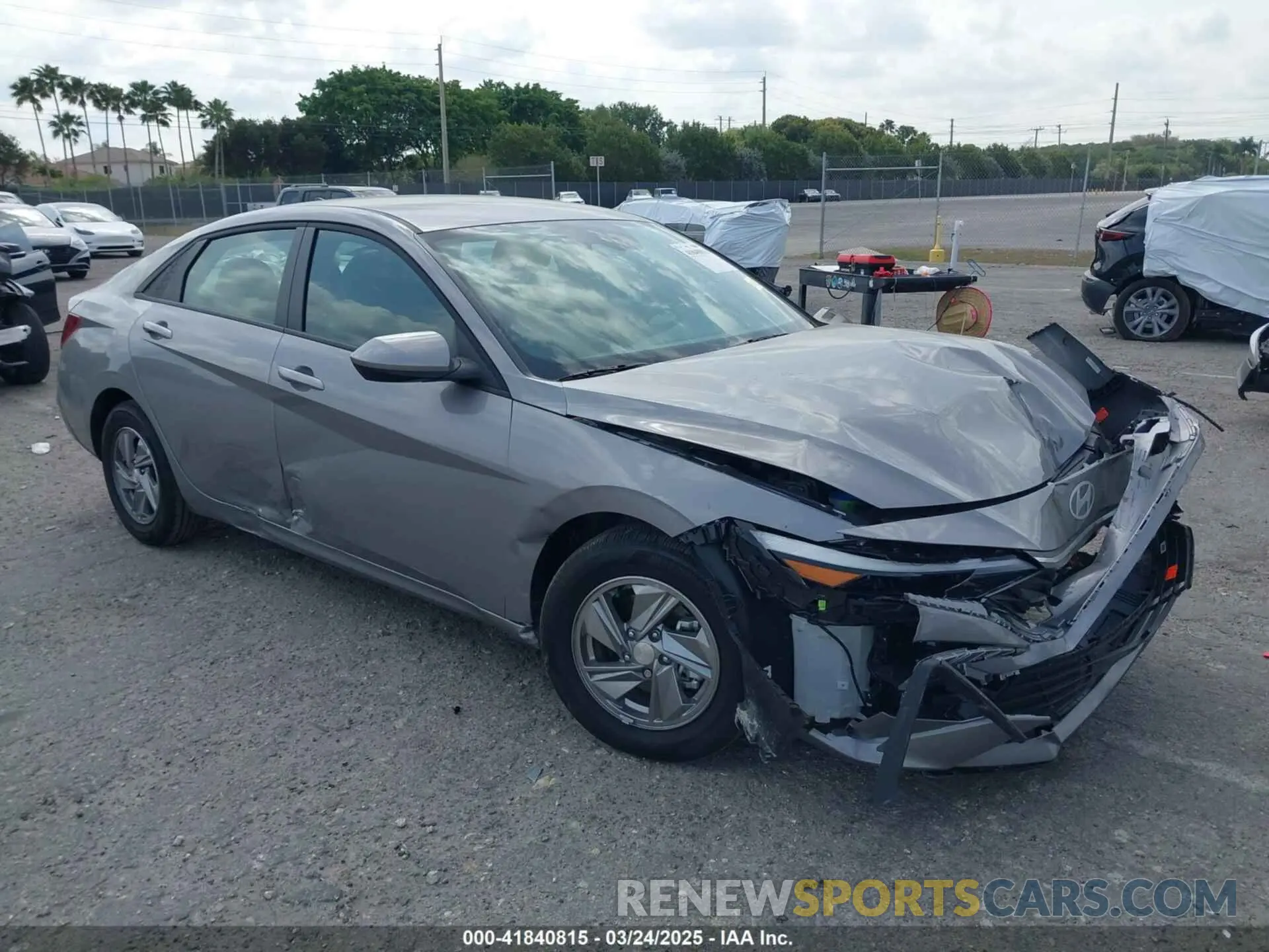 1 Photograph of a damaged car KMHLL4DG5SU942085 HYUNDAI ELANTRA 2025