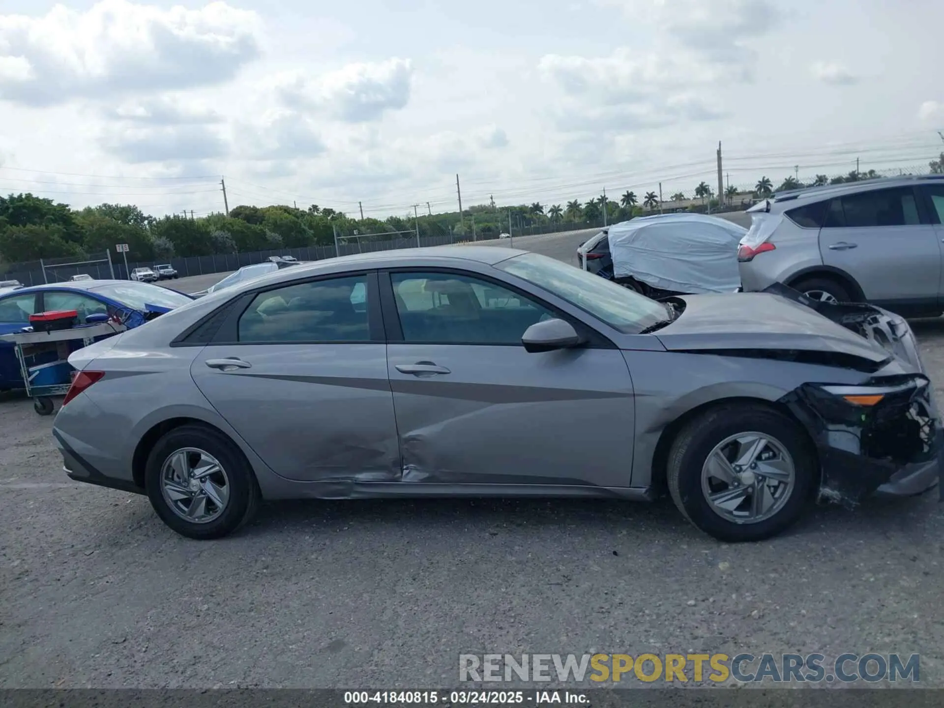 13 Photograph of a damaged car KMHLL4DG5SU942085 HYUNDAI ELANTRA 2025