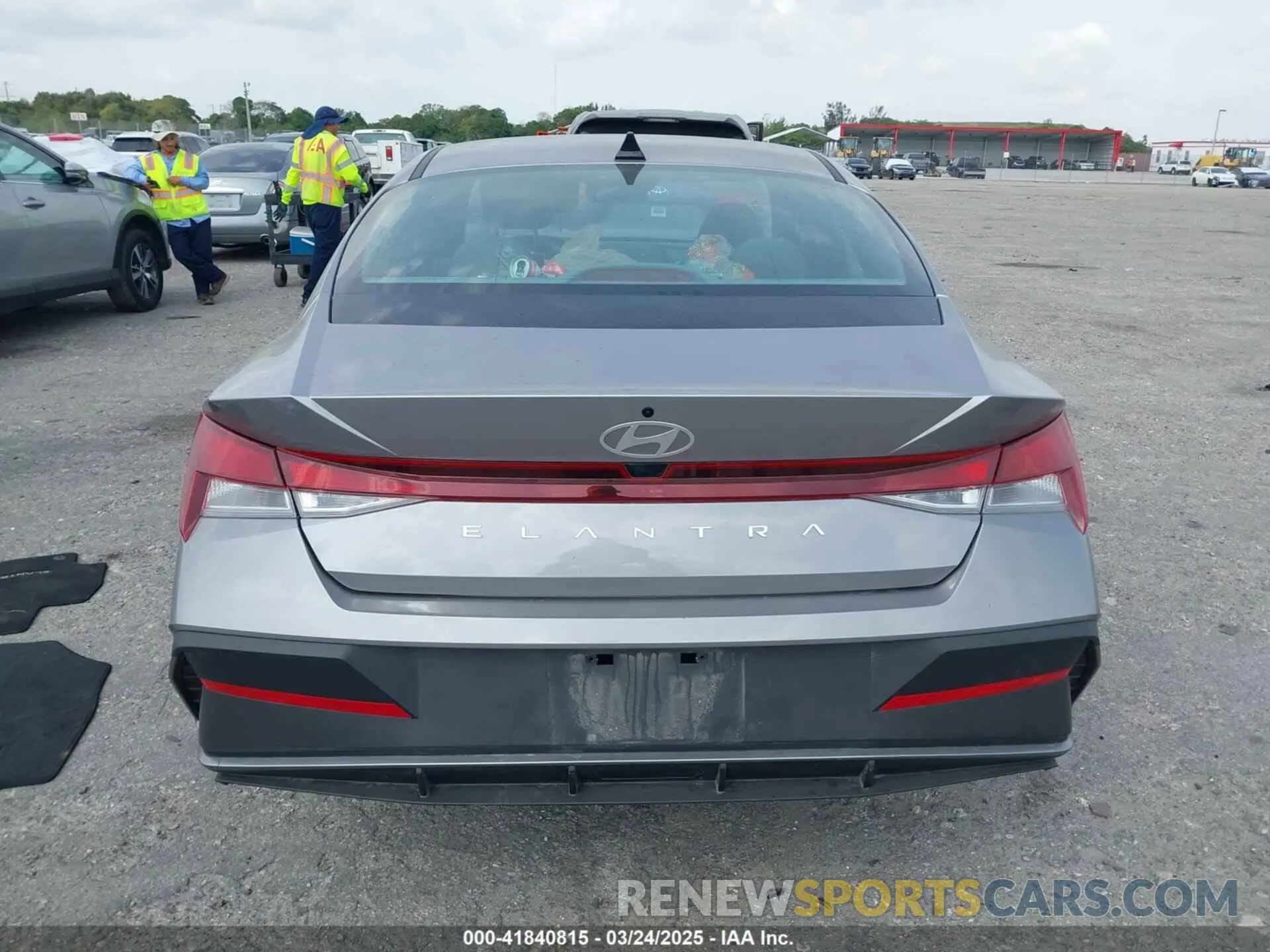 16 Photograph of a damaged car KMHLL4DG5SU942085 HYUNDAI ELANTRA 2025