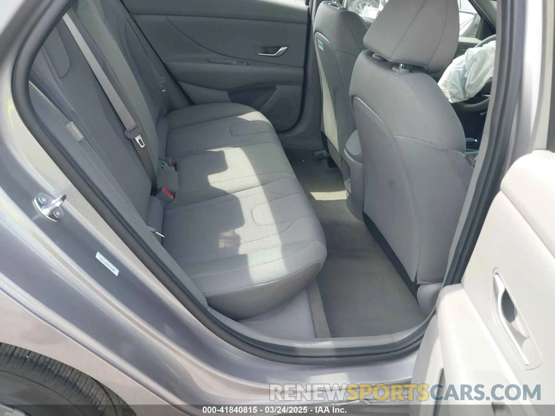 8 Photograph of a damaged car KMHLL4DG5SU942085 HYUNDAI ELANTRA 2025