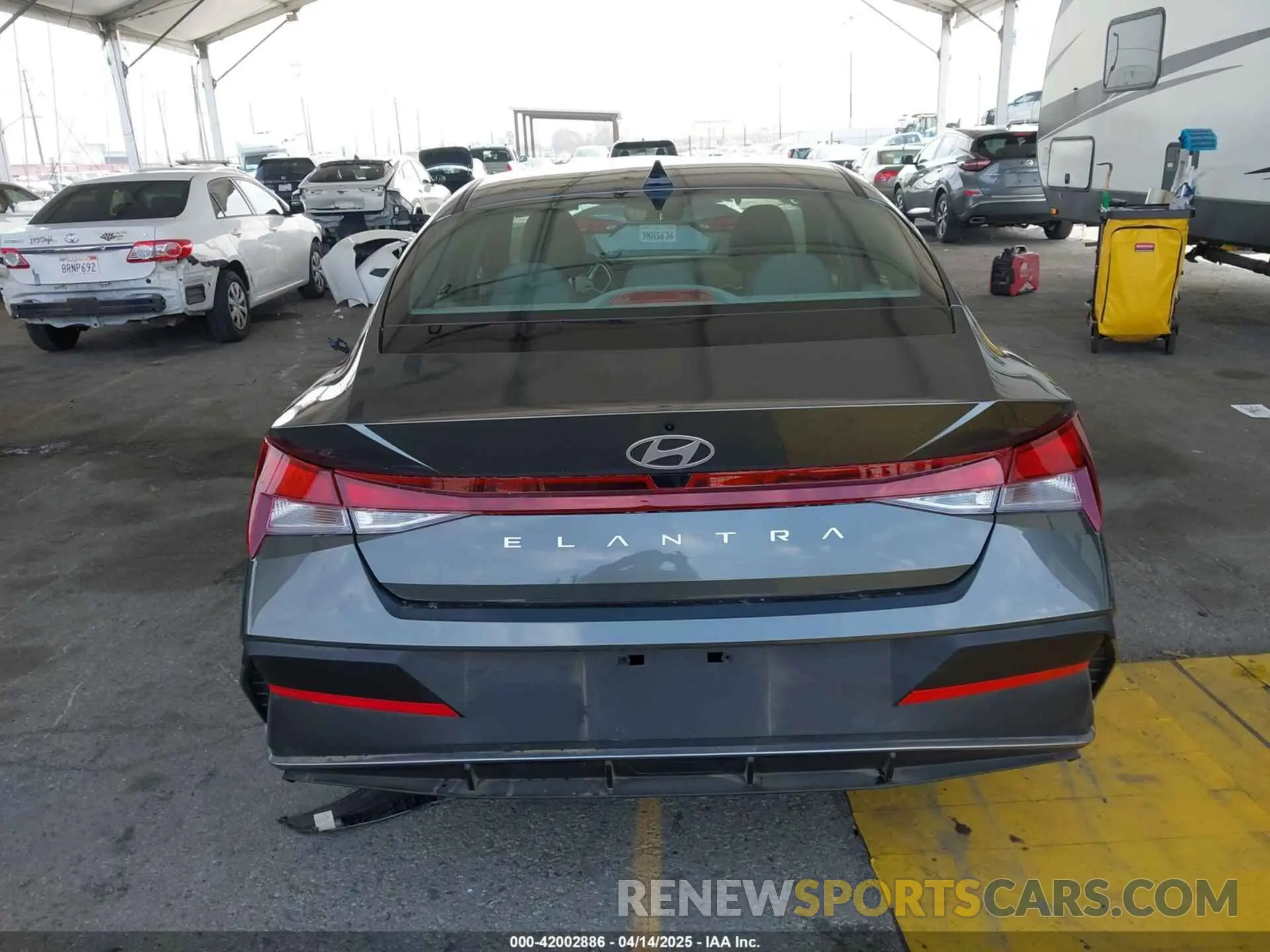 16 Photograph of a damaged car KMHLL4DG6SU934111 HYUNDAI ELANTRA 2025