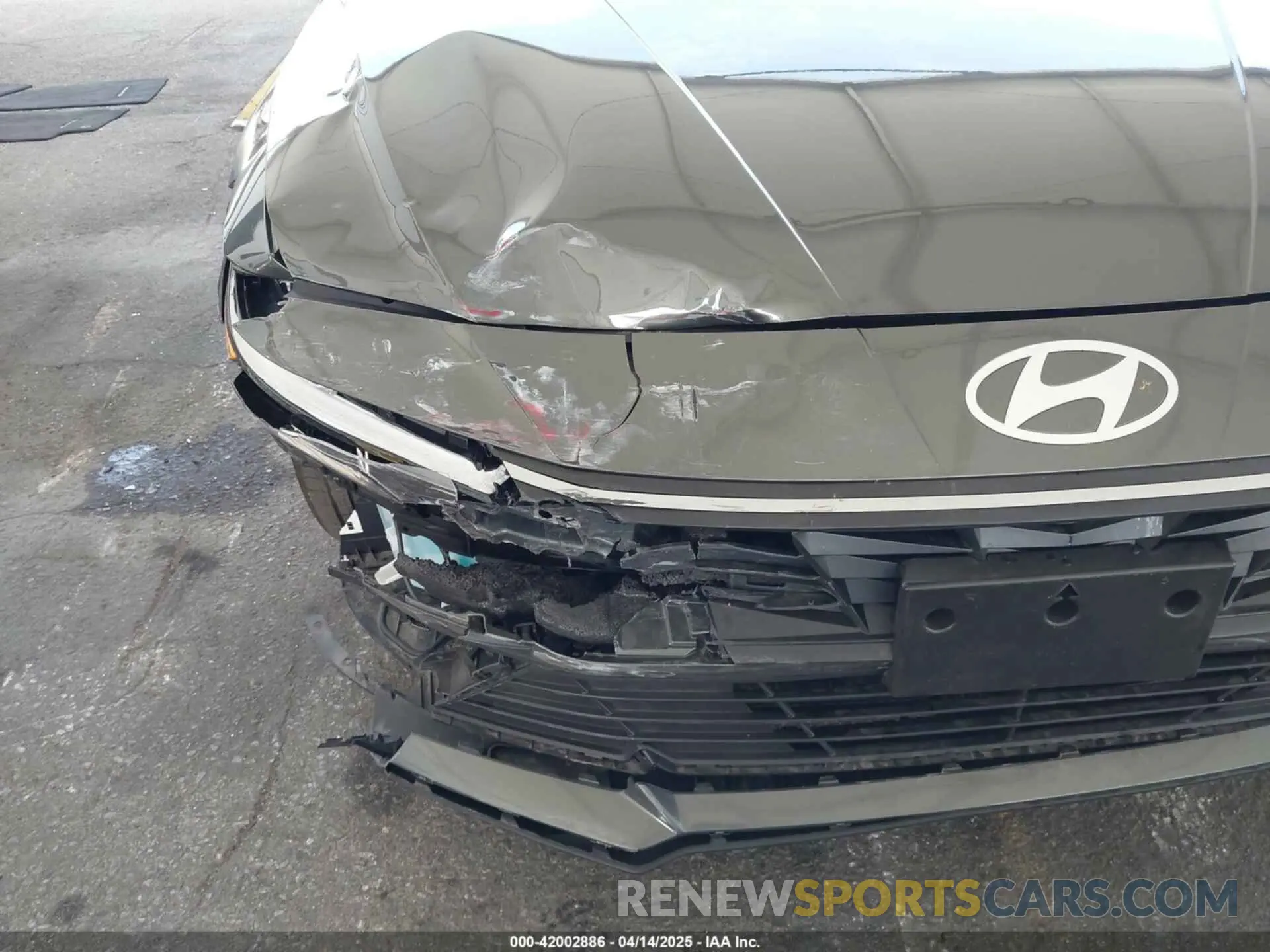 6 Photograph of a damaged car KMHLL4DG6SU934111 HYUNDAI ELANTRA 2025