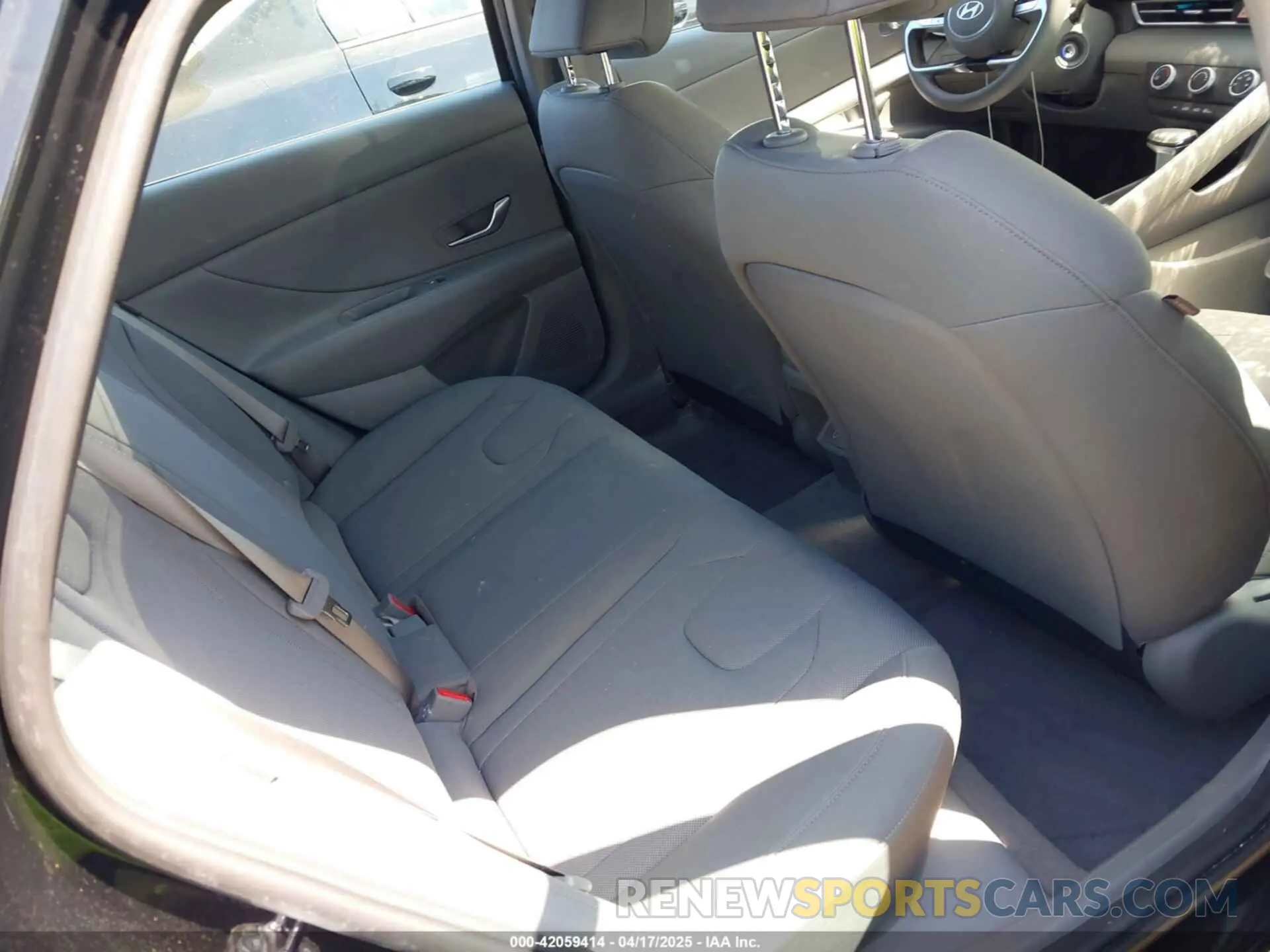 8 Photograph of a damaged car KMHLL4DG7SU942038 HYUNDAI ELANTRA 2025