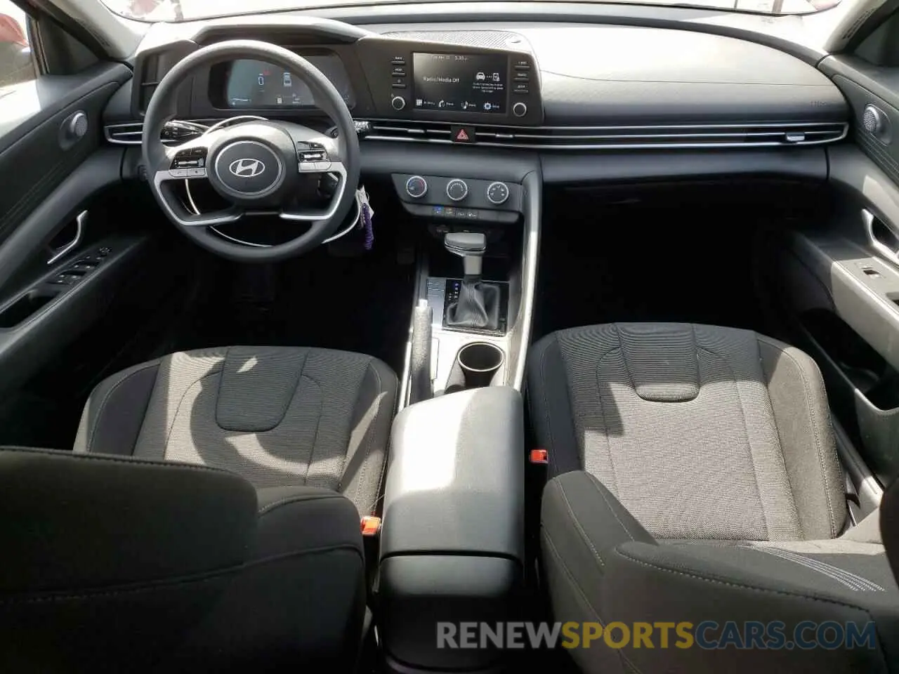 8 Photograph of a damaged car KMHLL4DG8SU853210 HYUNDAI ELANTRA 2025