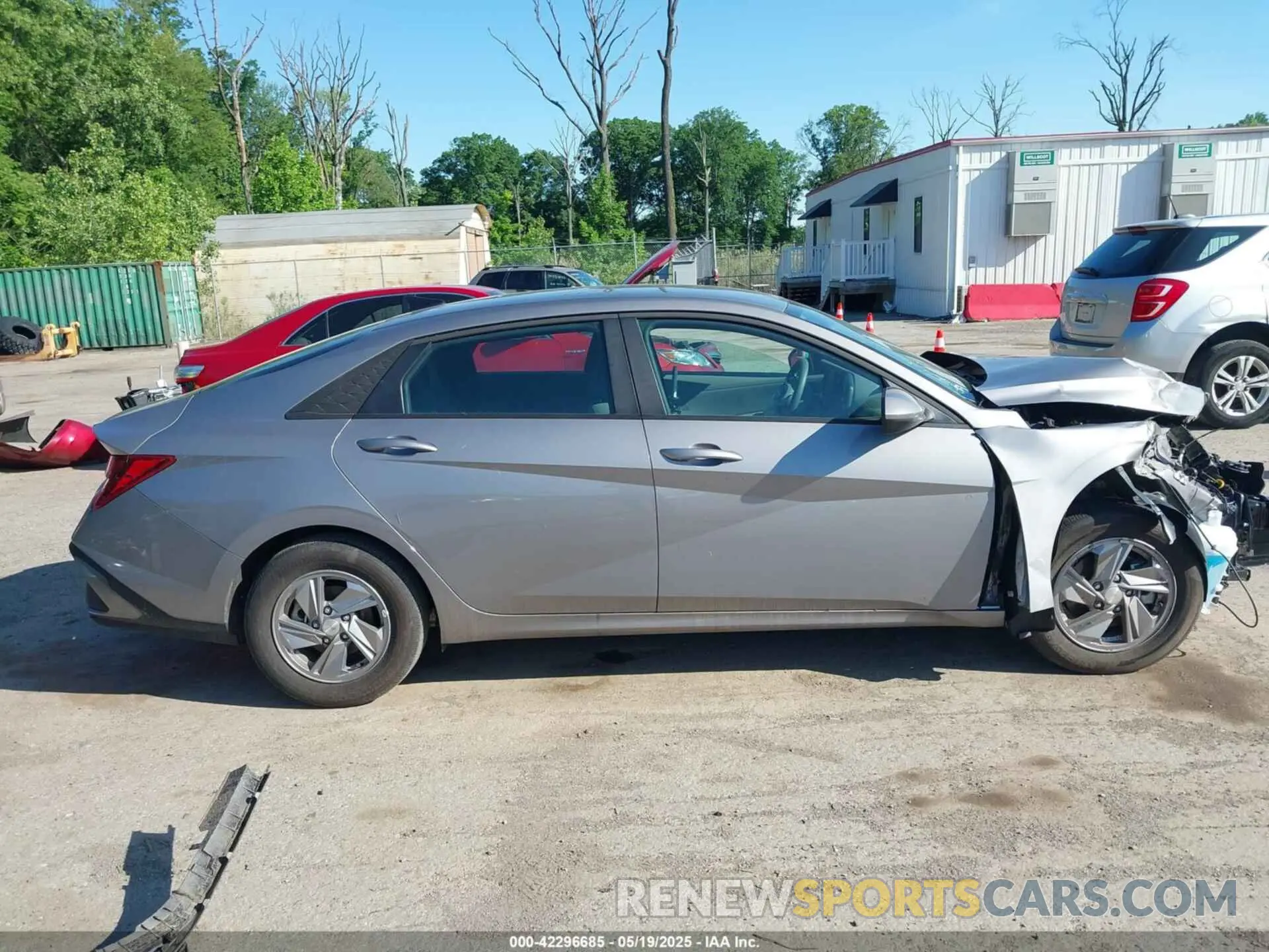13 Photograph of a damaged car KMHLL4DG8SU862909 HYUNDAI ELANTRA 2025