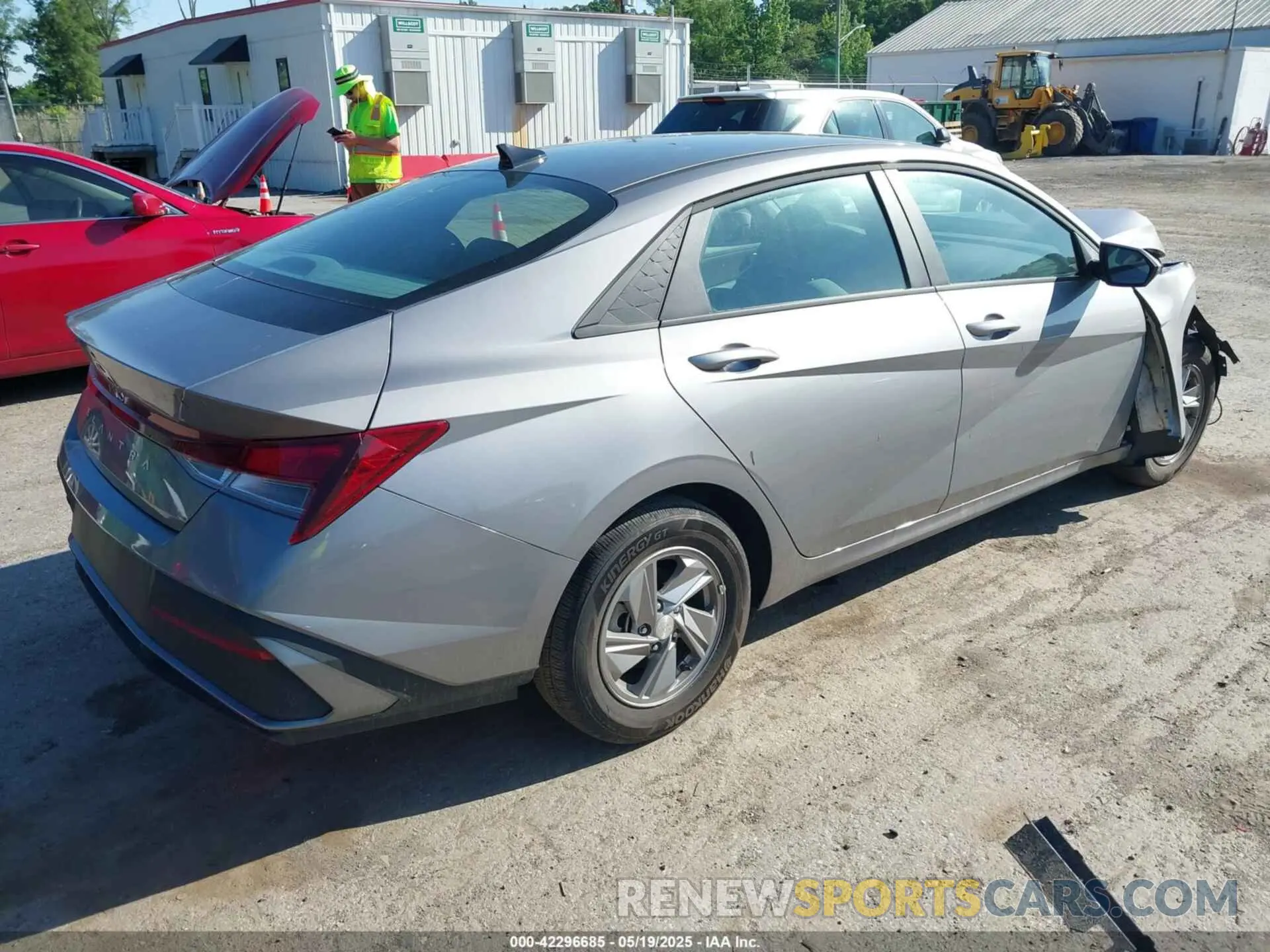 4 Photograph of a damaged car KMHLL4DG8SU862909 HYUNDAI ELANTRA 2025