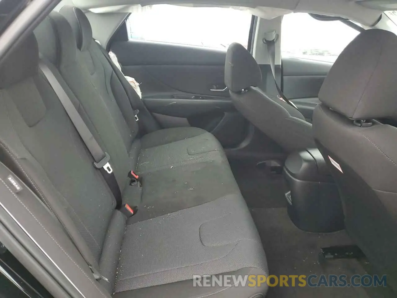 11 Photograph of a damaged car KMHLL4DG8SU864529 HYUNDAI ELANTRA 2025