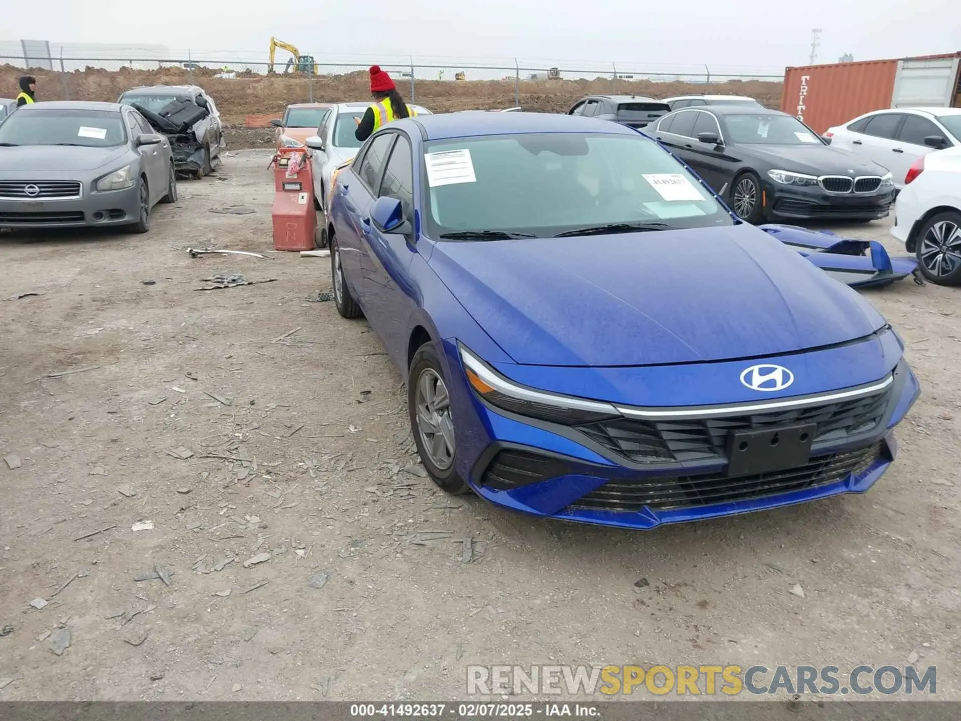1 Photograph of a damaged car KMHLL4DG9SU917755 HYUNDAI ELANTRA 2025