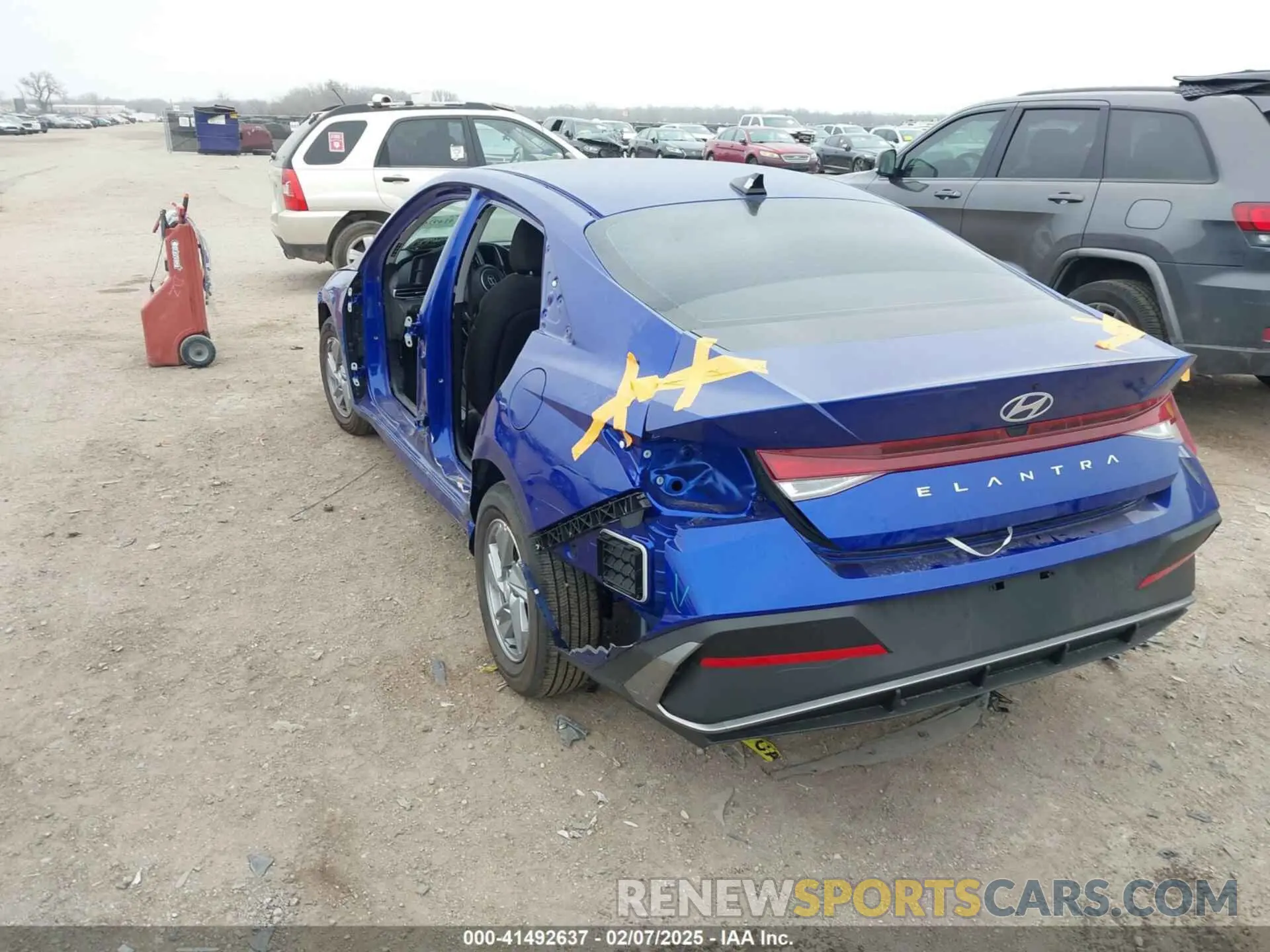 3 Photograph of a damaged car KMHLL4DG9SU917755 HYUNDAI ELANTRA 2025