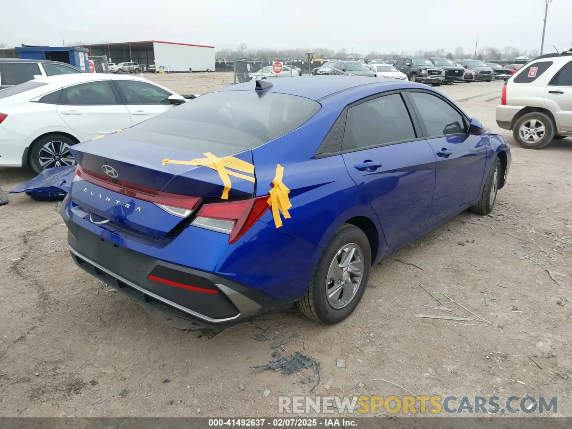 4 Photograph of a damaged car KMHLL4DG9SU917755 HYUNDAI ELANTRA 2025
