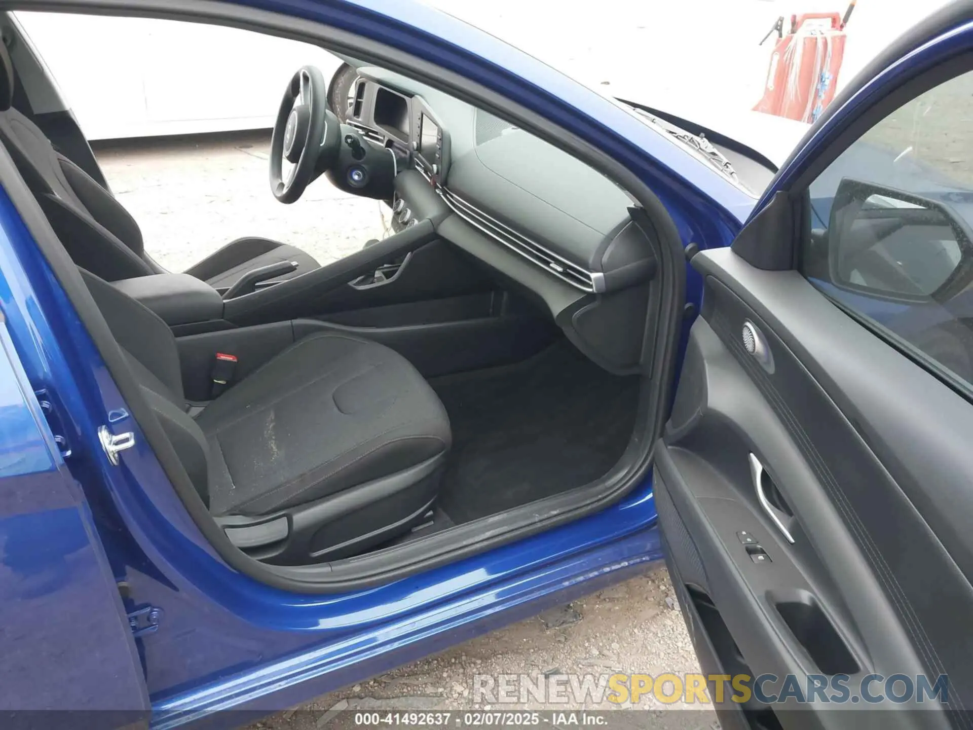 5 Photograph of a damaged car KMHLL4DG9SU917755 HYUNDAI ELANTRA 2025