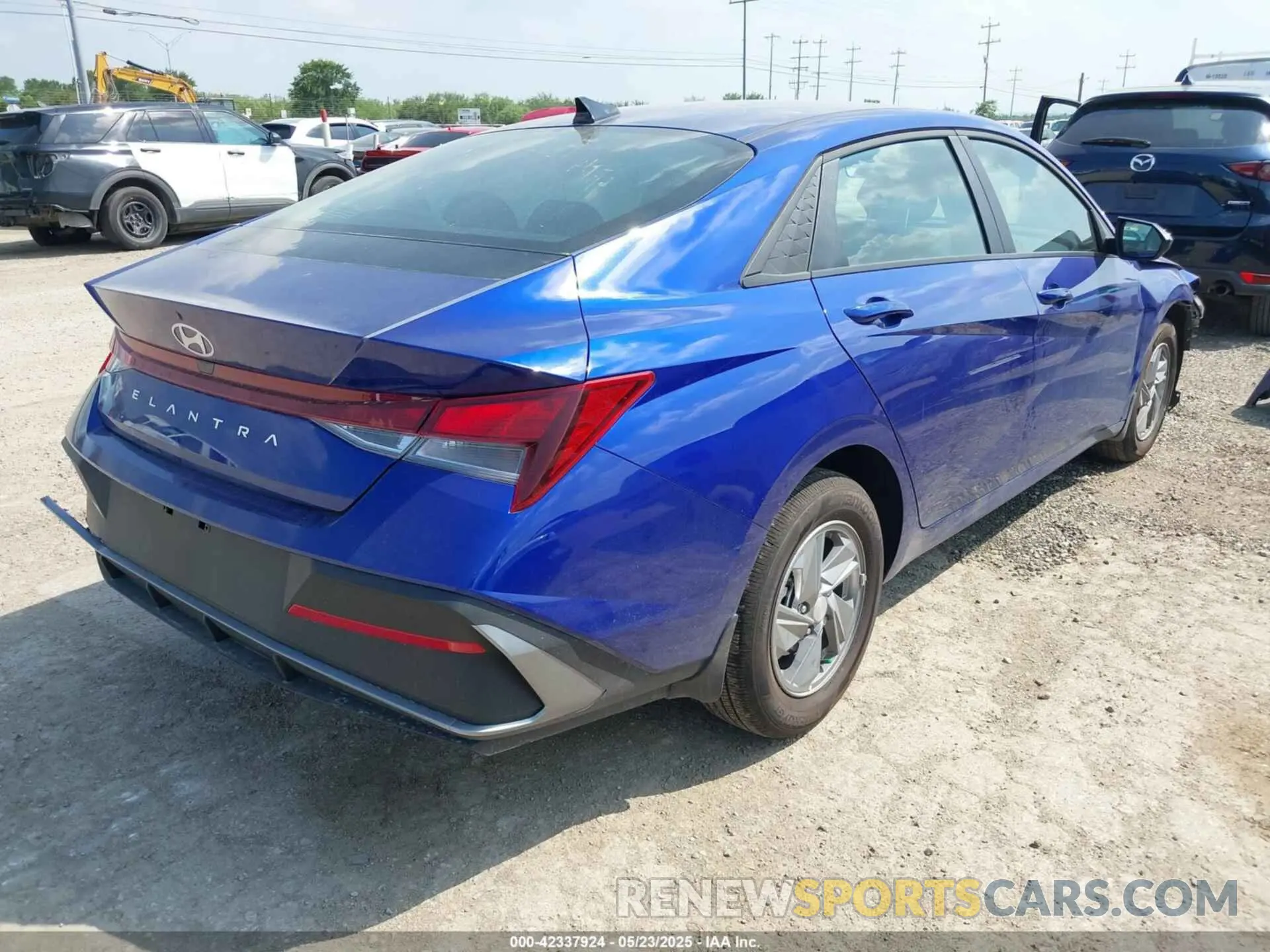4 Photograph of a damaged car KMHLL4DG9SU979494 HYUNDAI ELANTRA 2025