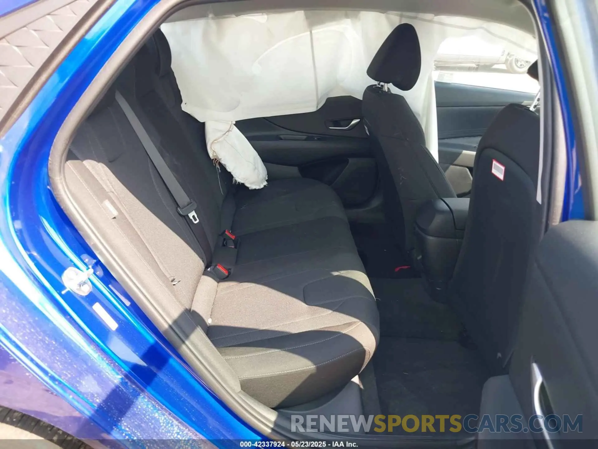 8 Photograph of a damaged car KMHLL4DG9SU979494 HYUNDAI ELANTRA 2025