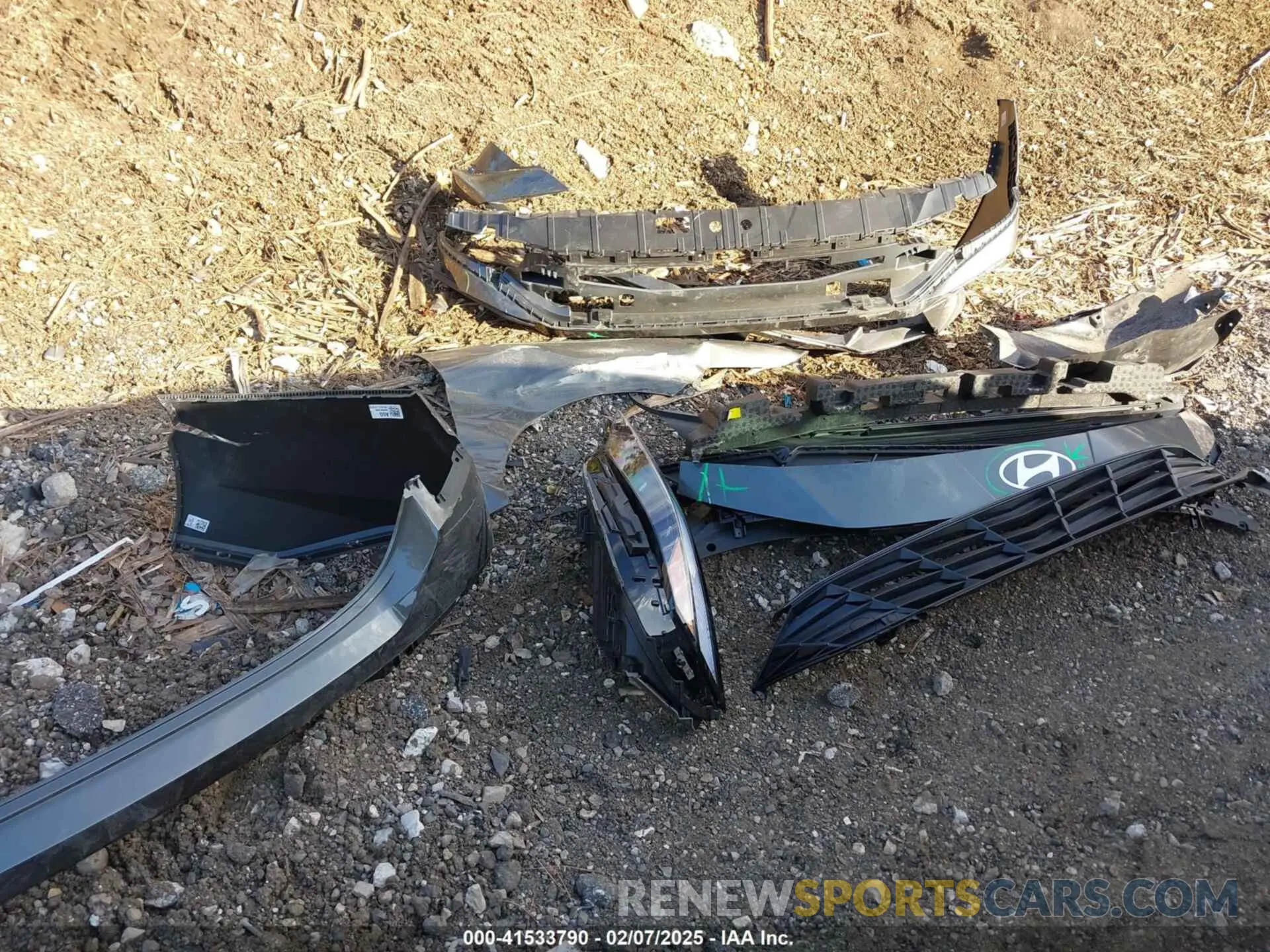 12 Photograph of a damaged car KMHLL4DGXSU899931 HYUNDAI ELANTRA 2025