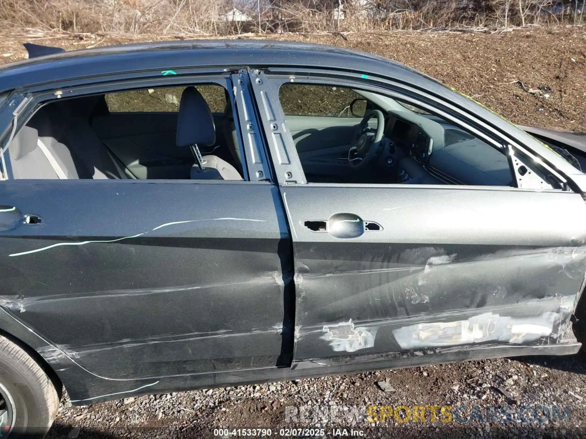 14 Photograph of a damaged car KMHLL4DGXSU899931 HYUNDAI ELANTRA 2025