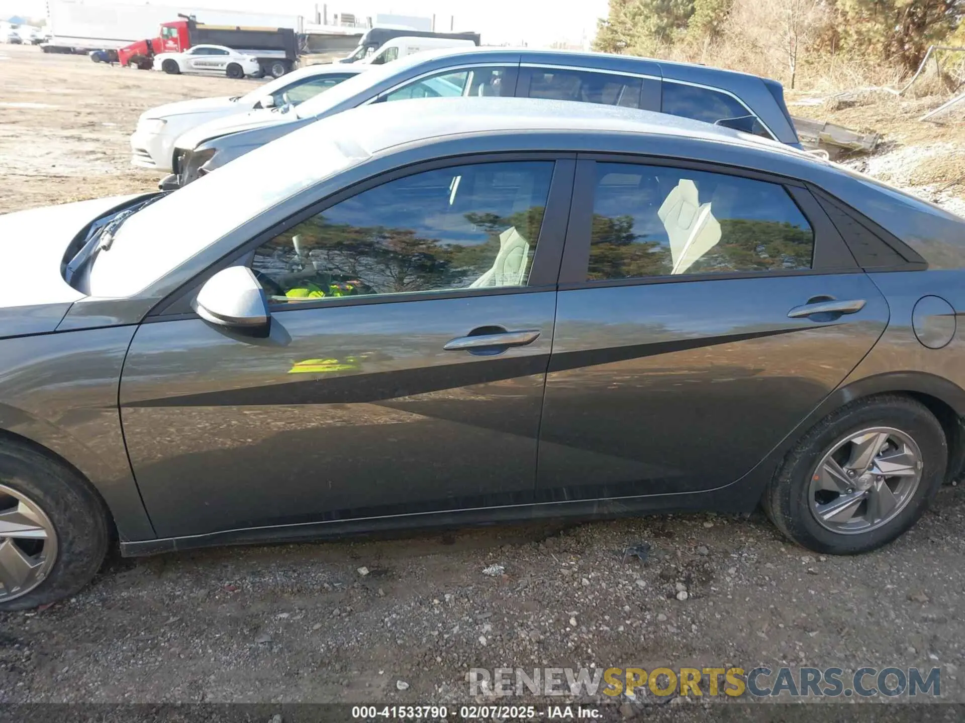 15 Photograph of a damaged car KMHLL4DGXSU899931 HYUNDAI ELANTRA 2025