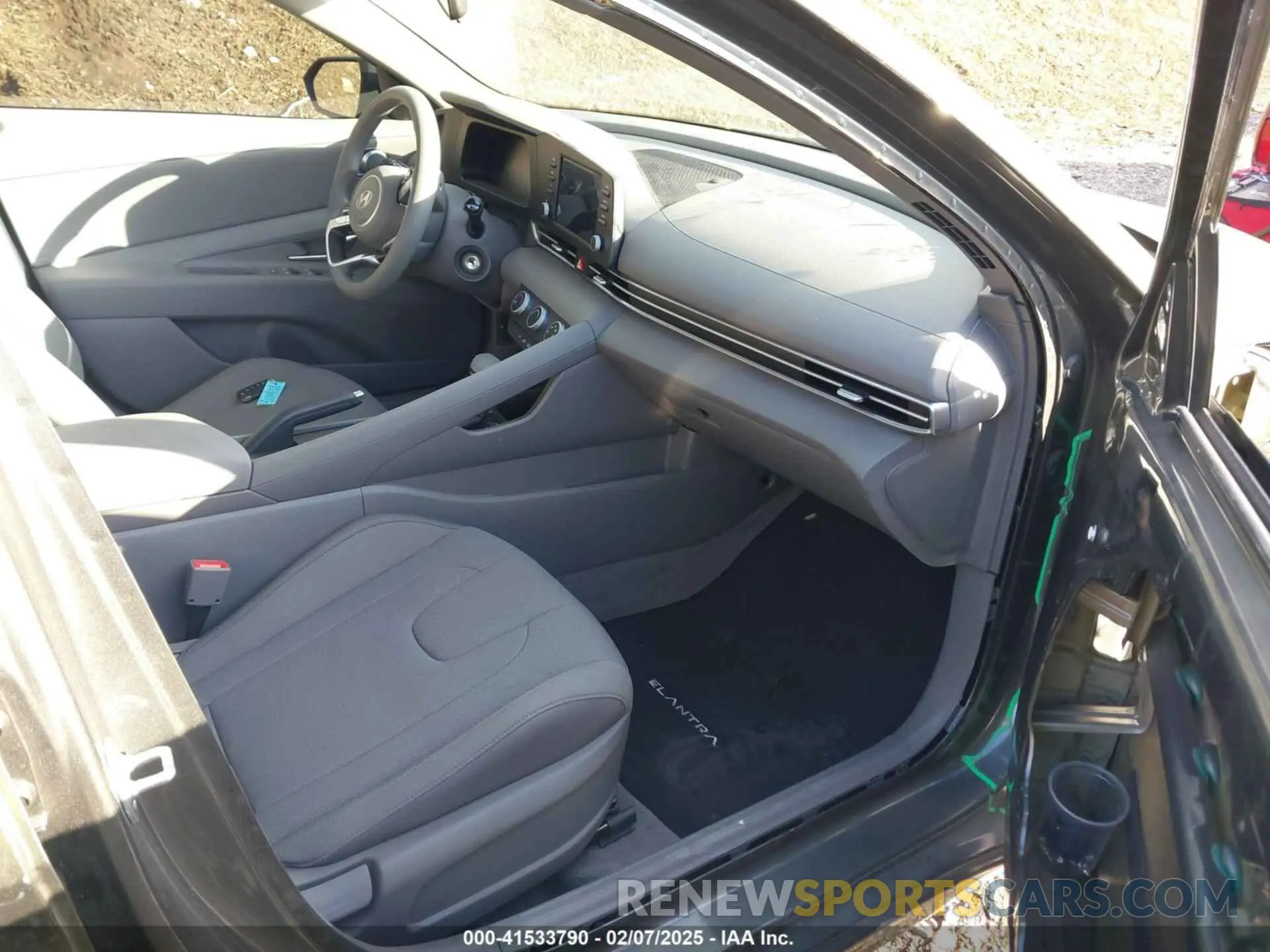 5 Photograph of a damaged car KMHLL4DGXSU899931 HYUNDAI ELANTRA 2025