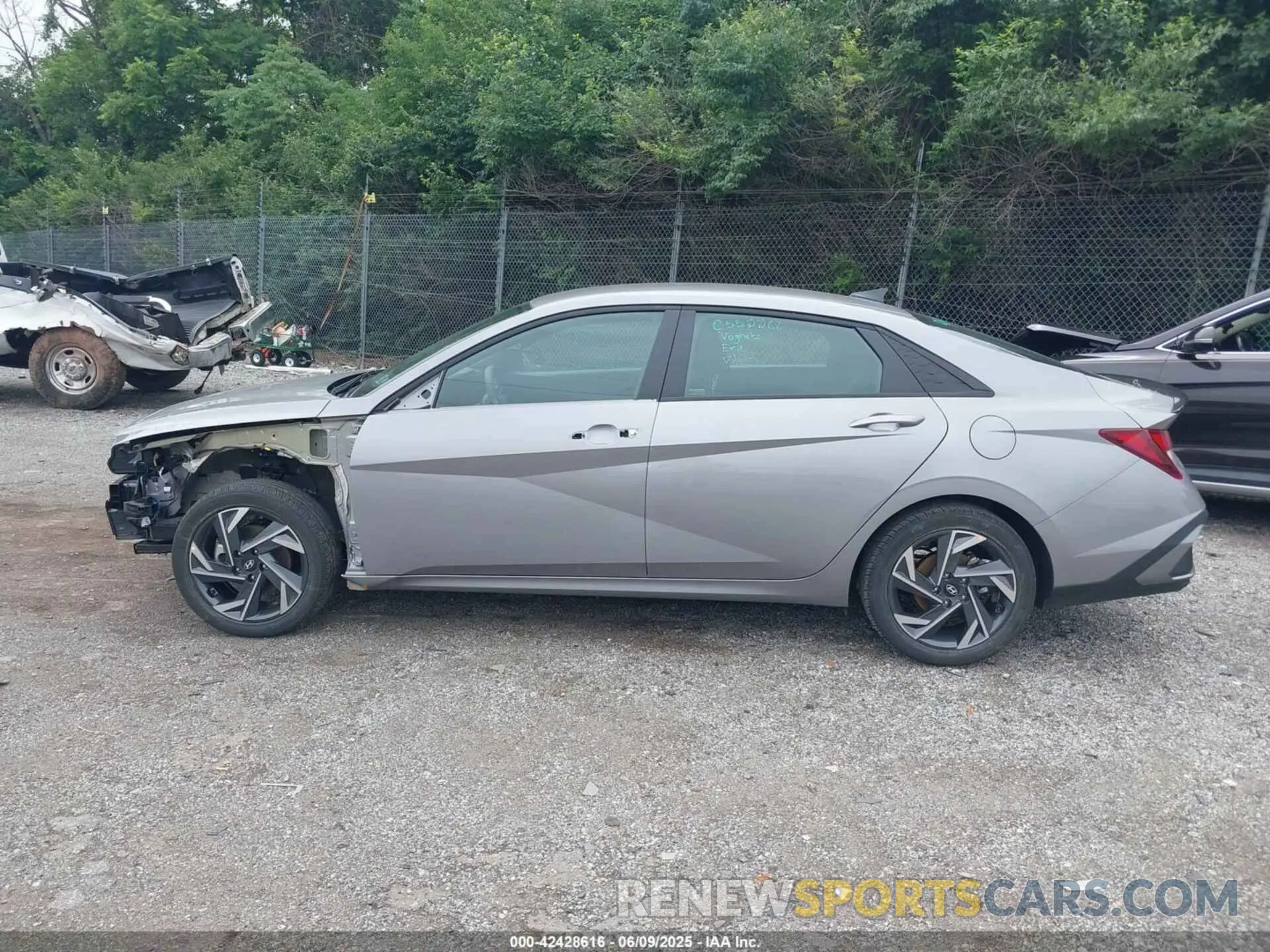 15 Photograph of a damaged car KMHLM4DG0SU917205 HYUNDAI ELANTRA 2025