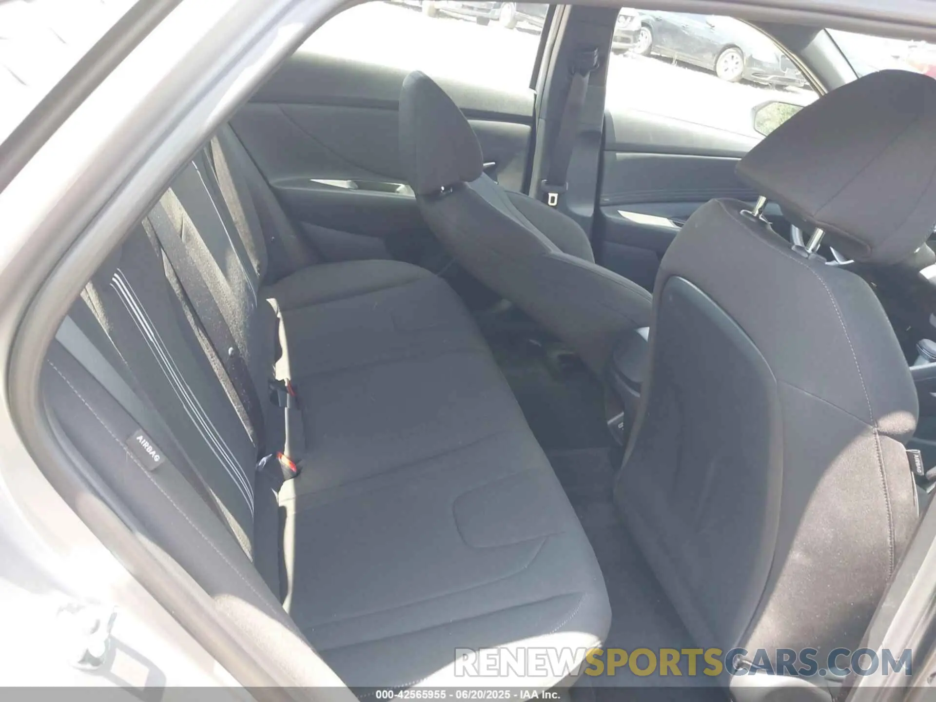 8 Photograph of a damaged car KMHLM4DG0SU955999 HYUNDAI ELANTRA 2025