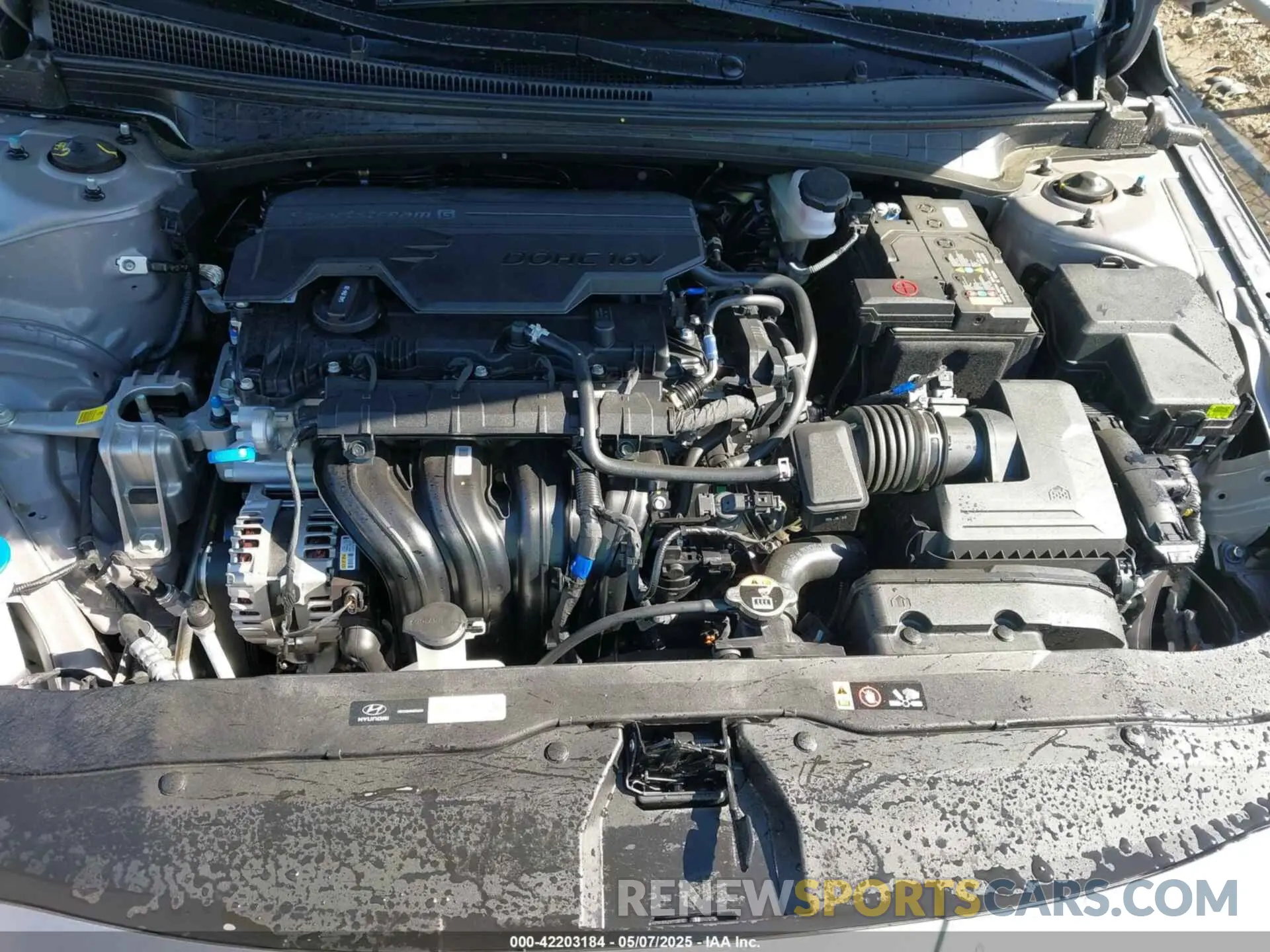 10 Photograph of a damaged car KMHLM4DG1SU930092 HYUNDAI ELANTRA 2025