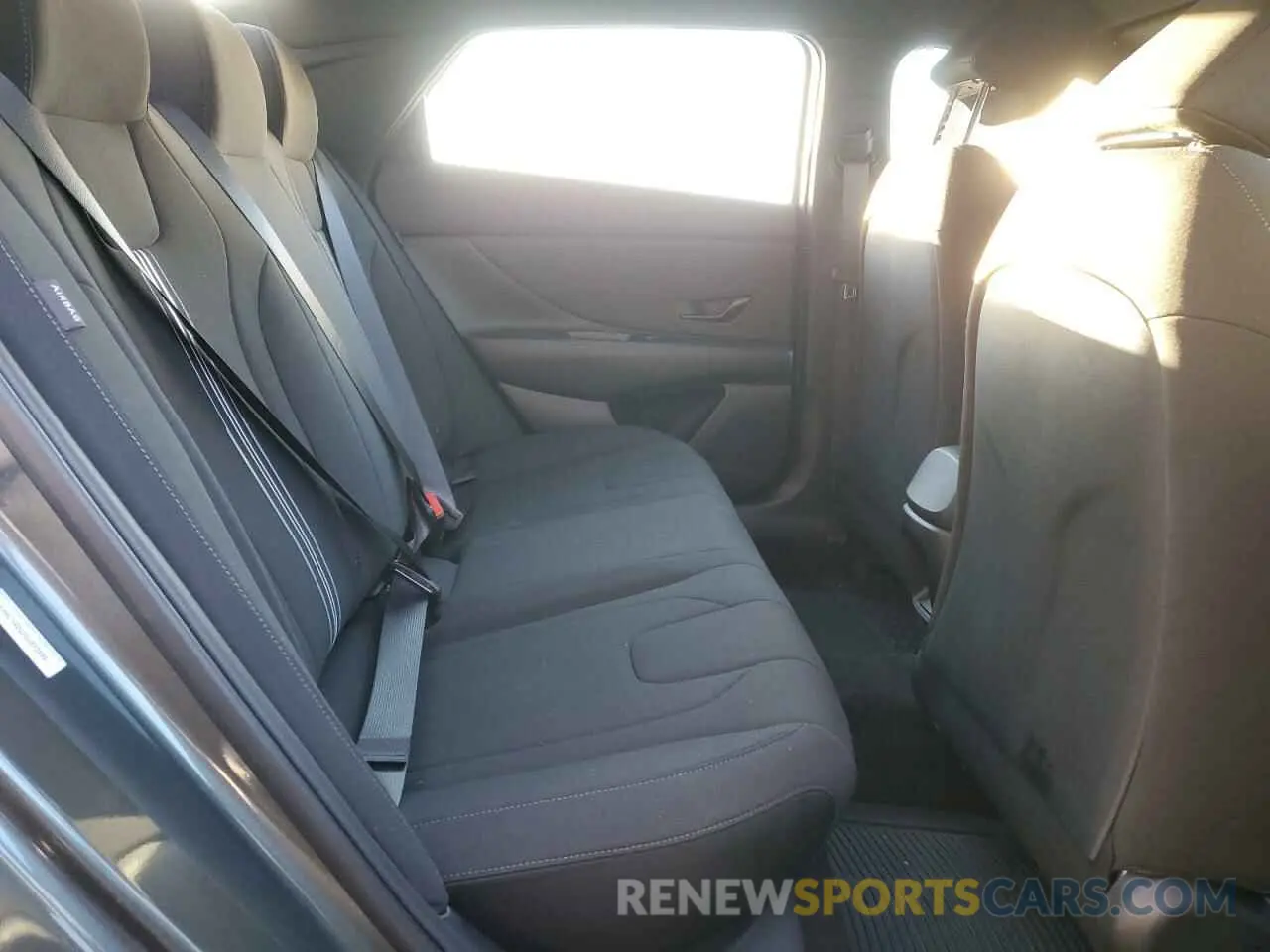 10 Photograph of a damaged car KMHLM4DG2SU873806 HYUNDAI ELANTRA 2025
