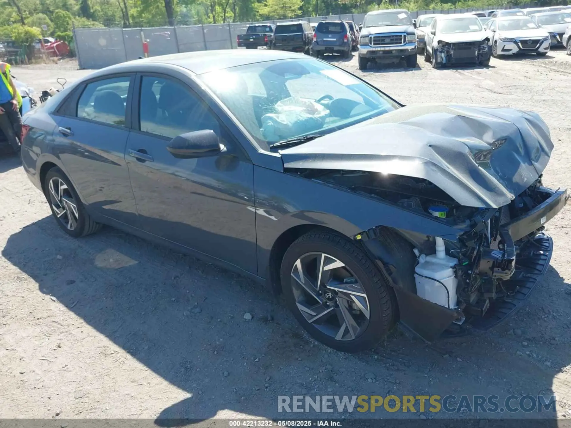 1 Photograph of a damaged car KMHLM4DG2SU876494 HYUNDAI ELANTRA 2025