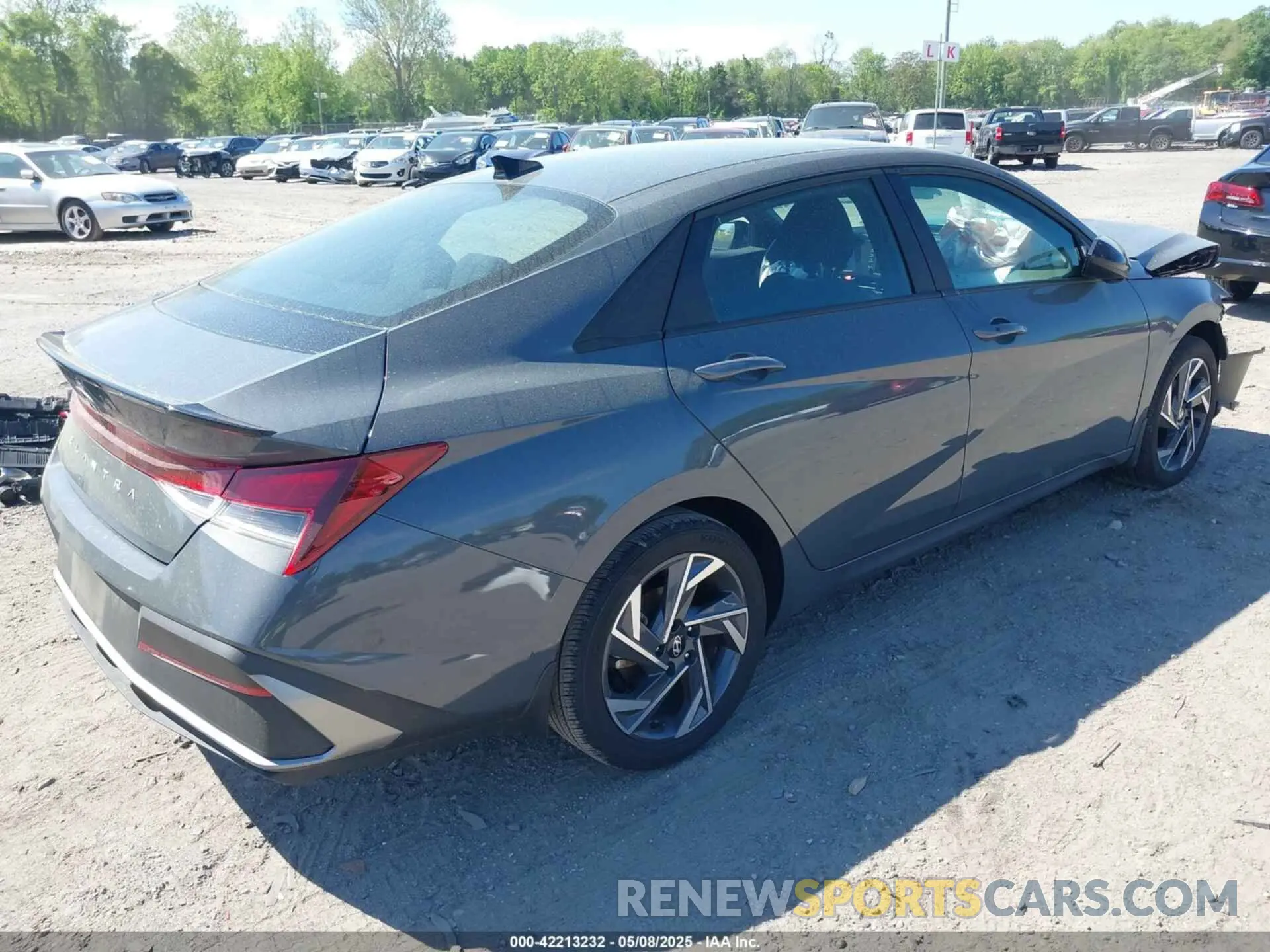 4 Photograph of a damaged car KMHLM4DG2SU876494 HYUNDAI ELANTRA 2025