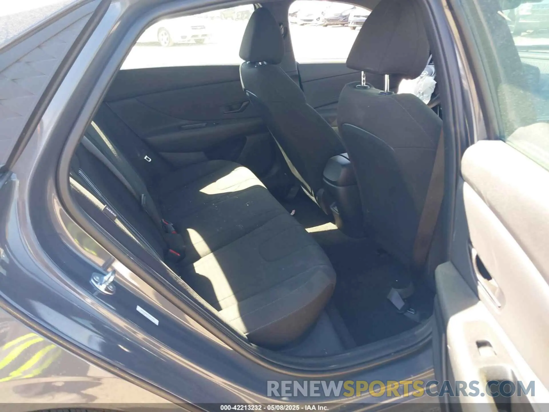 8 Photograph of a damaged car KMHLM4DG2SU876494 HYUNDAI ELANTRA 2025