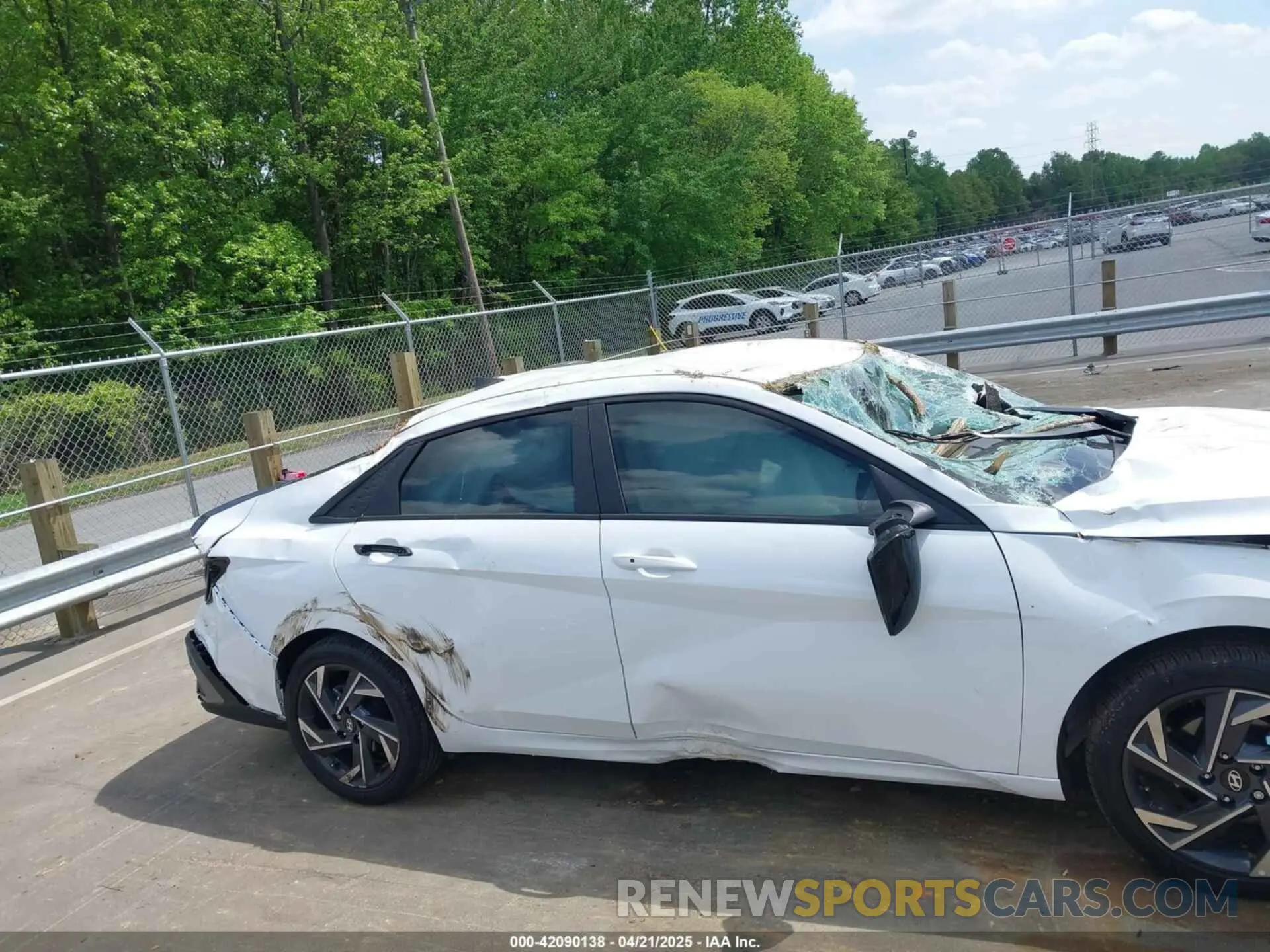 13 Photograph of a damaged car KMHLM4DG2SU886376 HYUNDAI ELANTRA 2025
