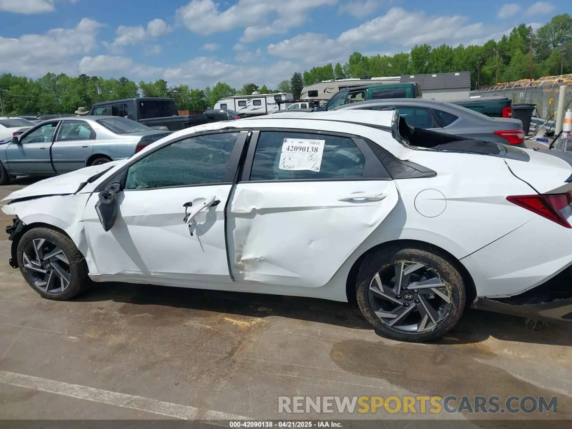 14 Photograph of a damaged car KMHLM4DG2SU886376 HYUNDAI ELANTRA 2025