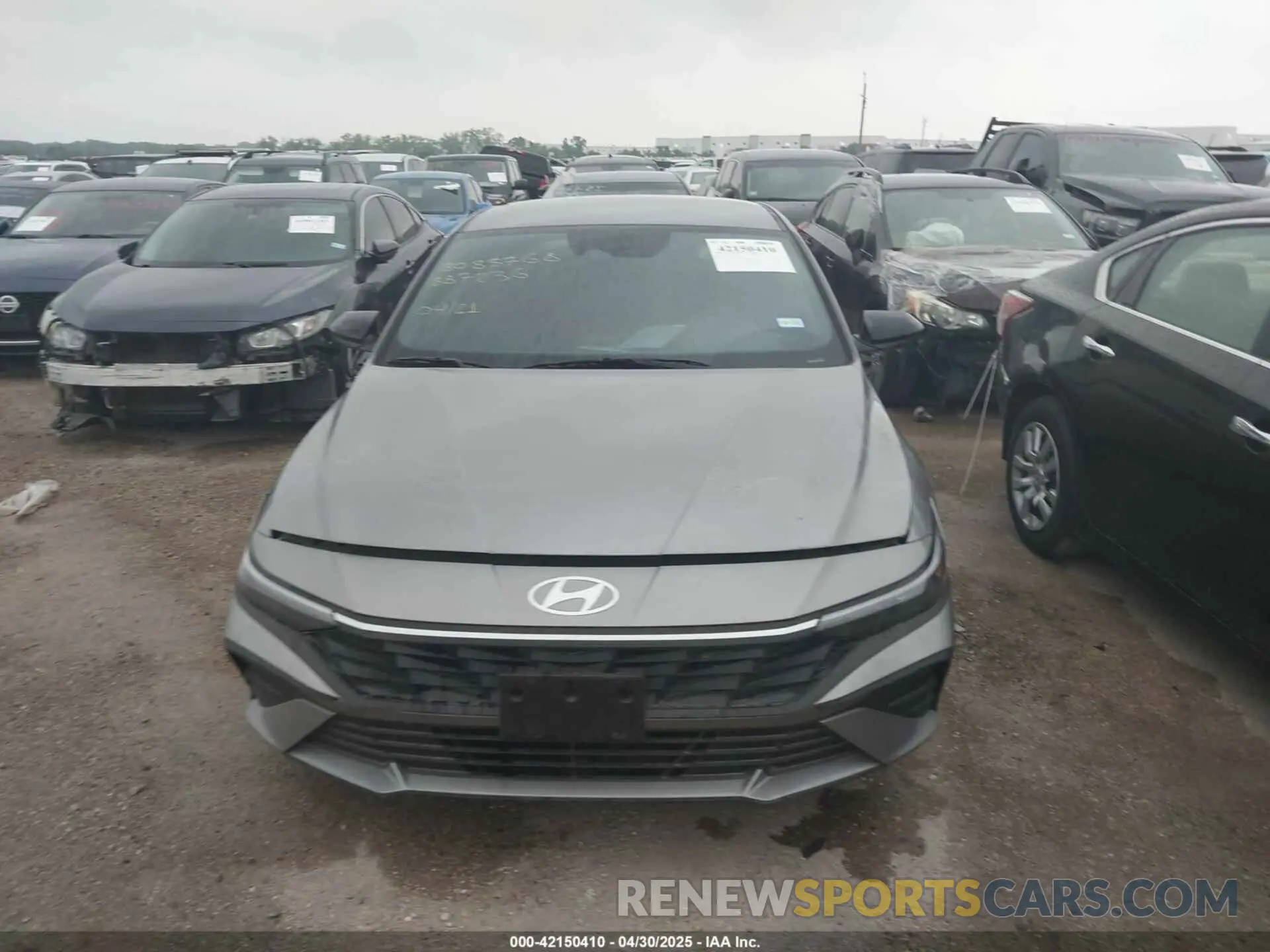 11 Photograph of a damaged car KMHLM4DG2SU887236 HYUNDAI ELANTRA 2025