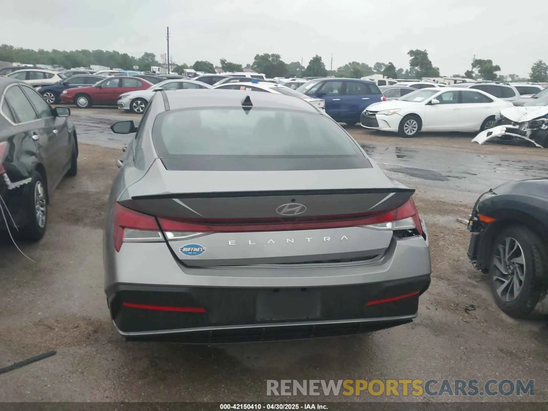 15 Photograph of a damaged car KMHLM4DG2SU887236 HYUNDAI ELANTRA 2025