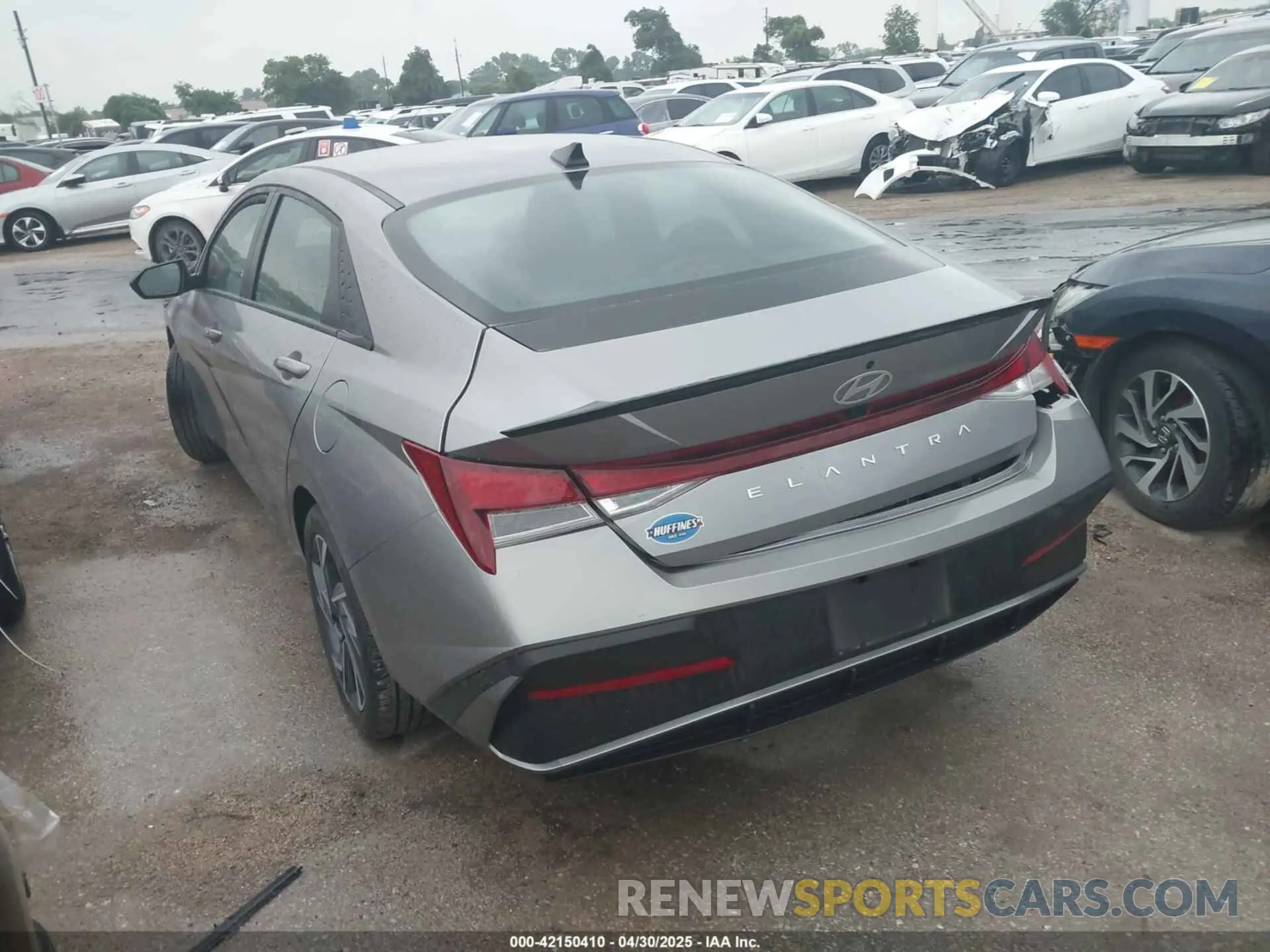 3 Photograph of a damaged car KMHLM4DG2SU887236 HYUNDAI ELANTRA 2025